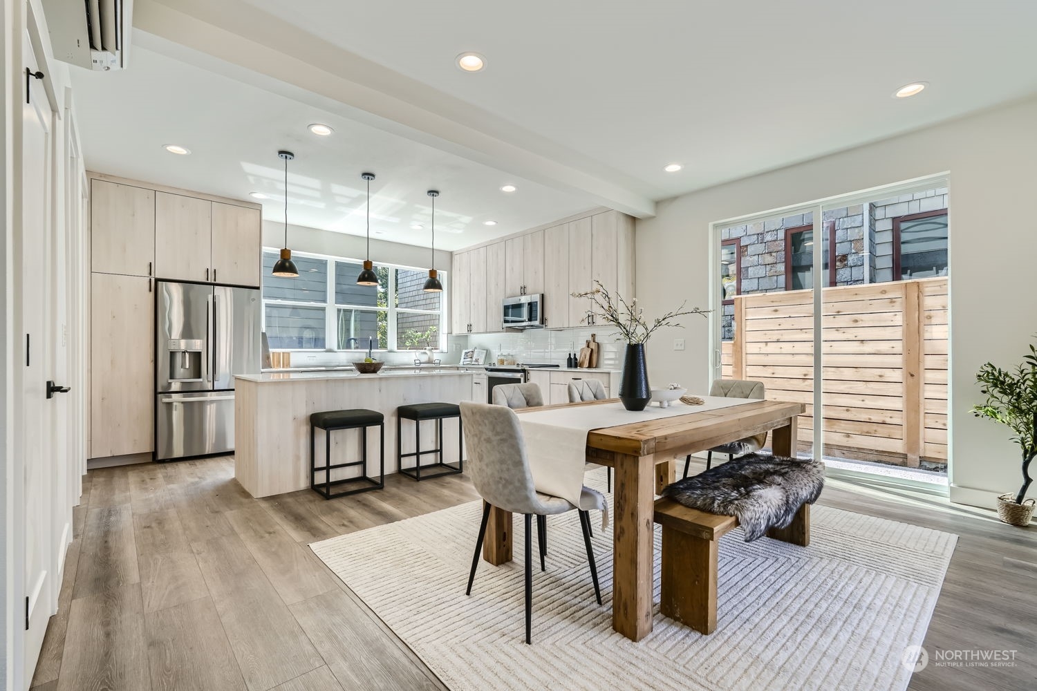 2833 NW 66th Street