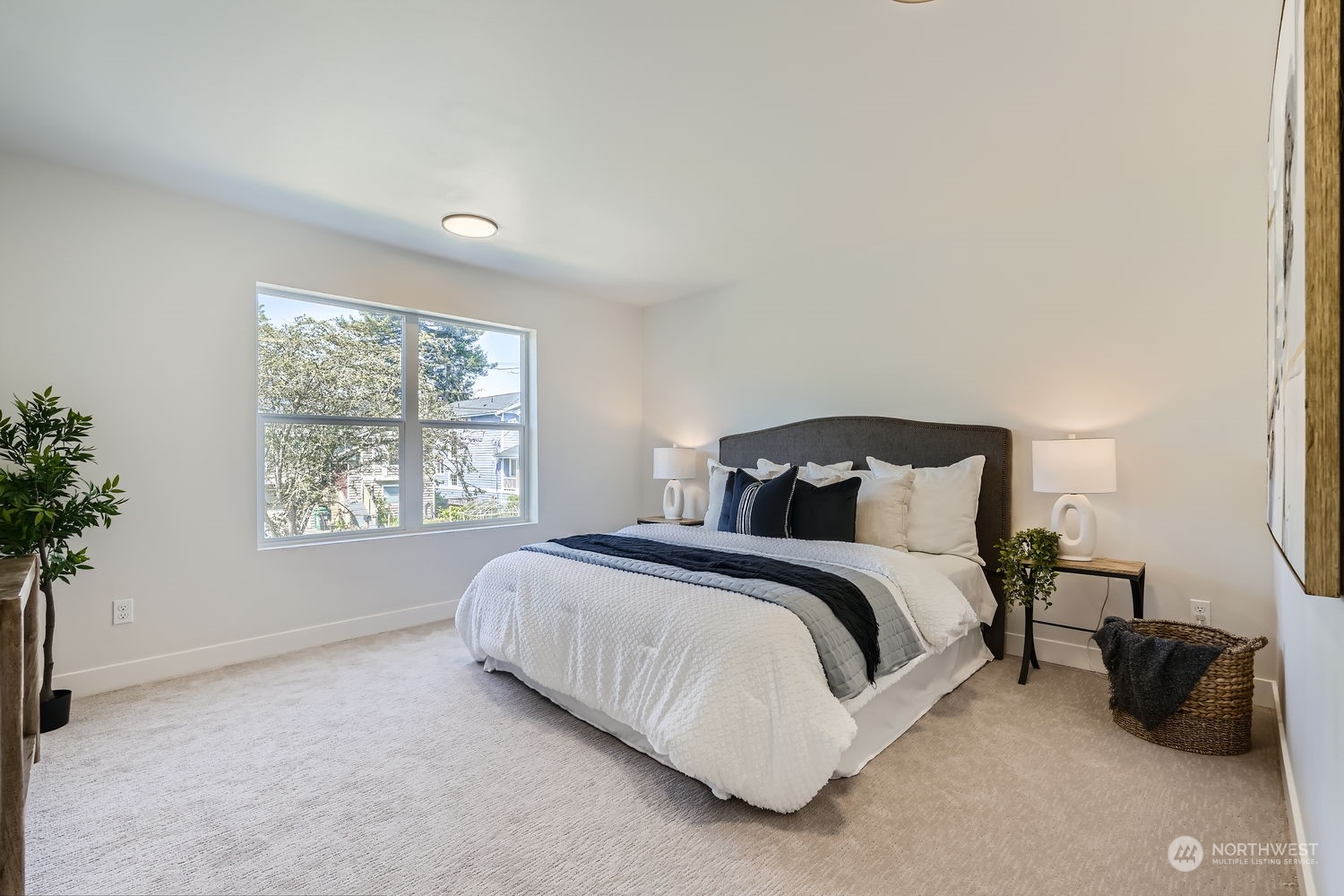 2833 NW 66th Street