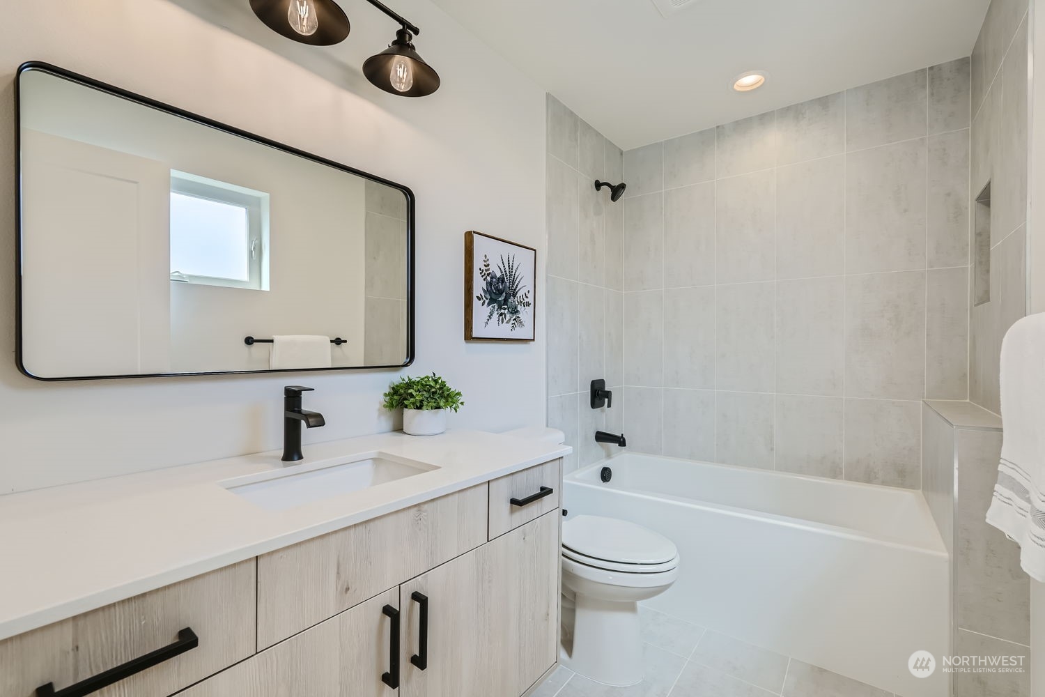 2833 NW 66th Street