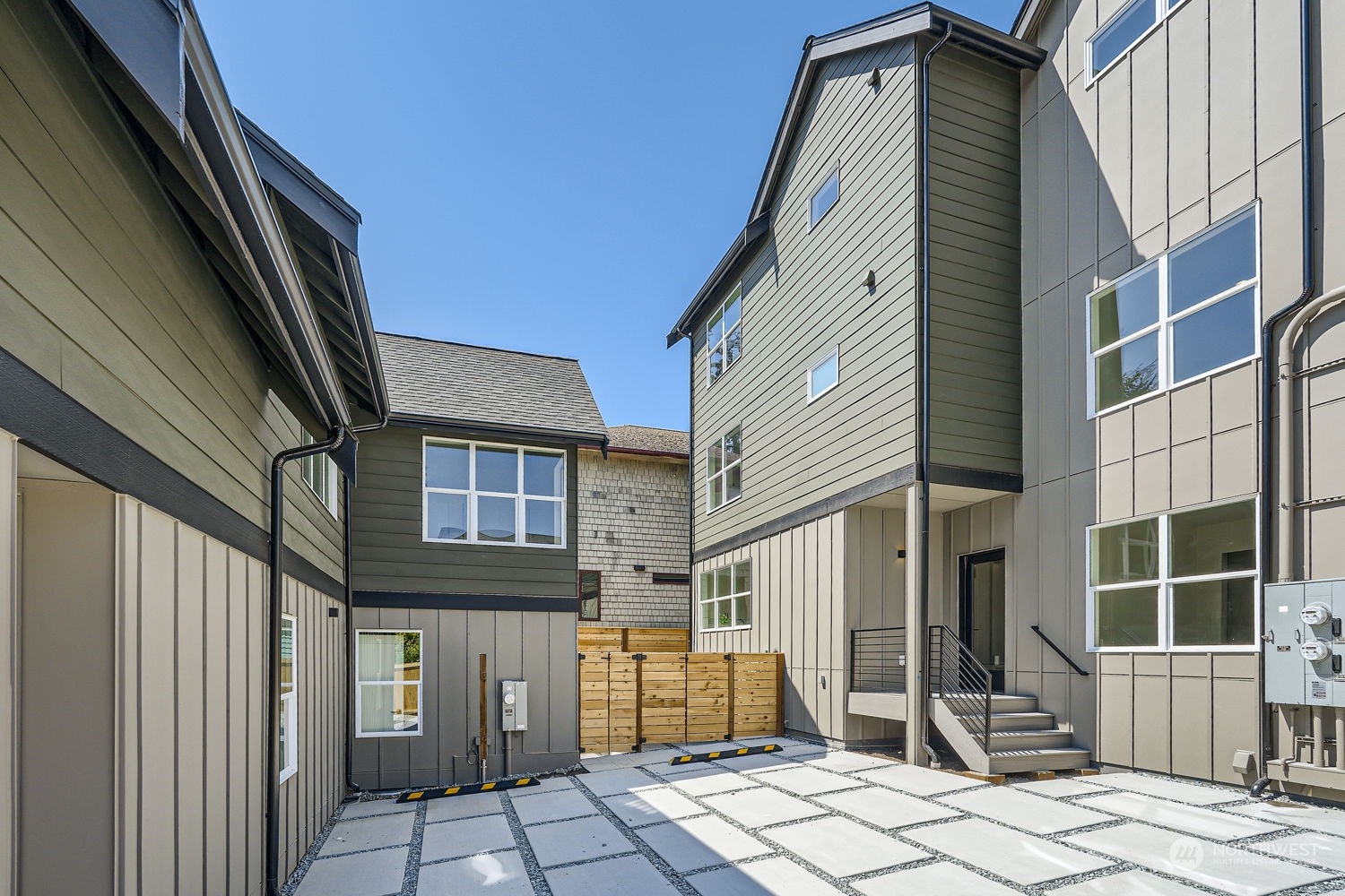 2833 NW 66th Street
