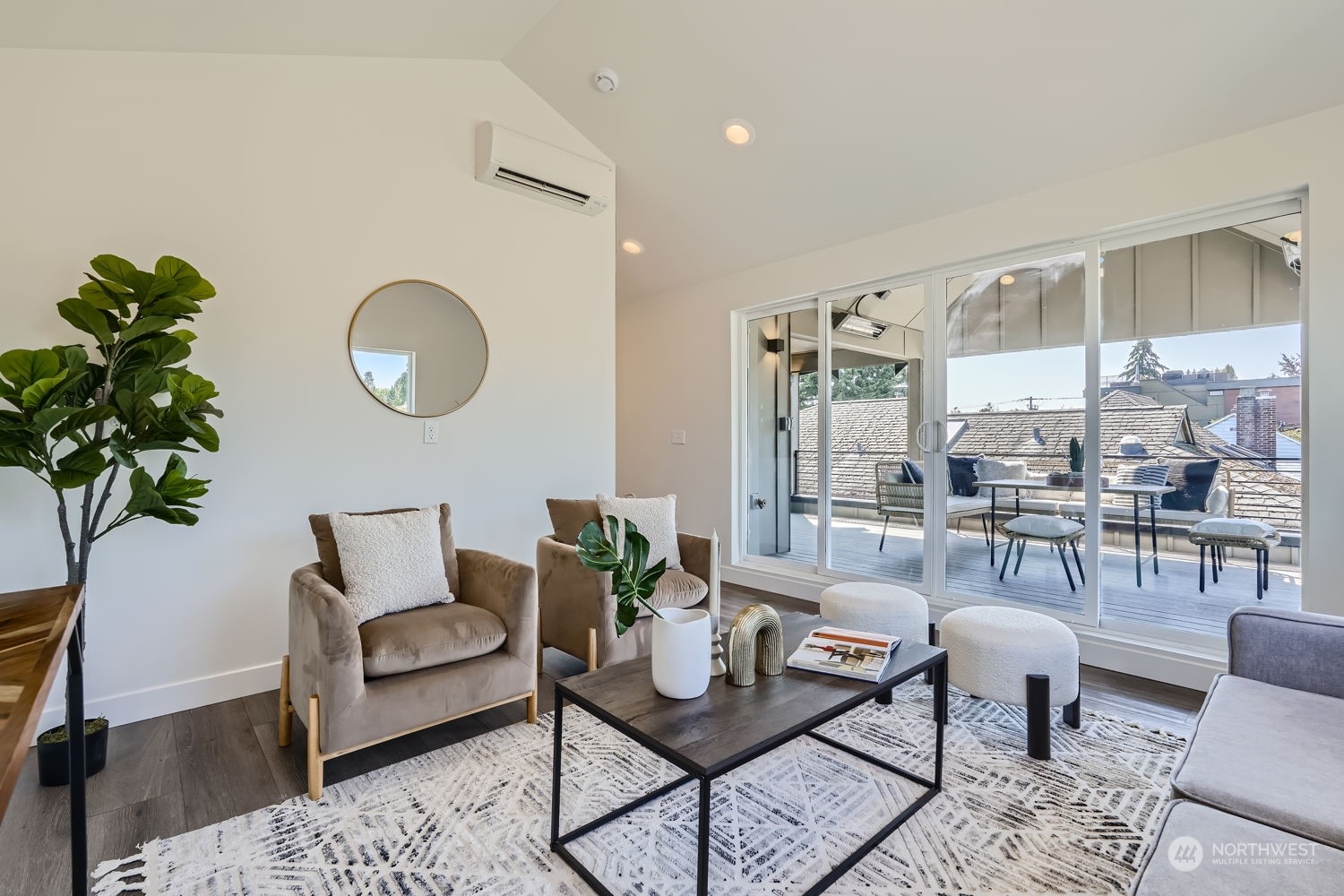 2833 NW 66th Street