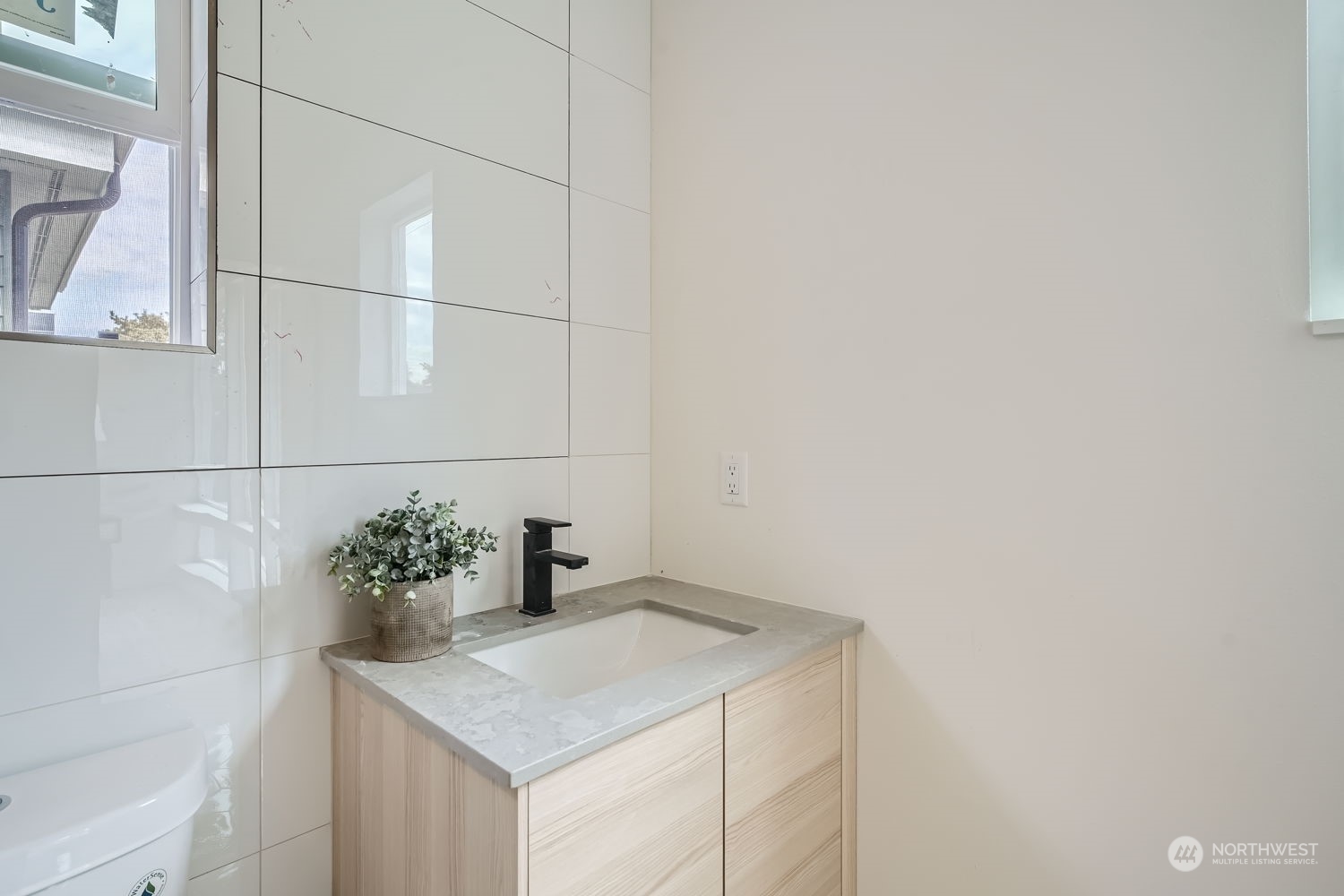 525 22nd Avenue Unit: B