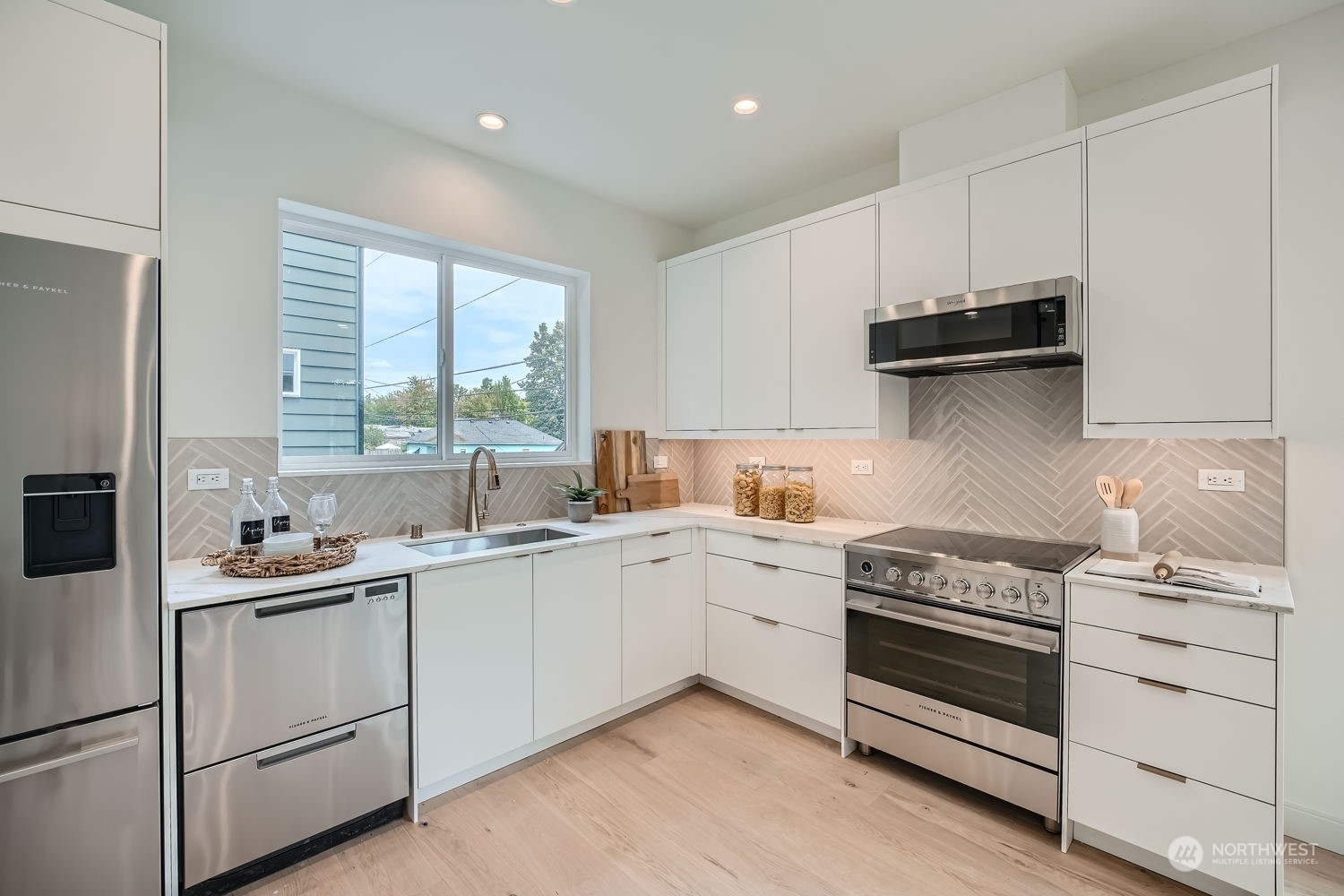 525 22nd Avenue Unit: B