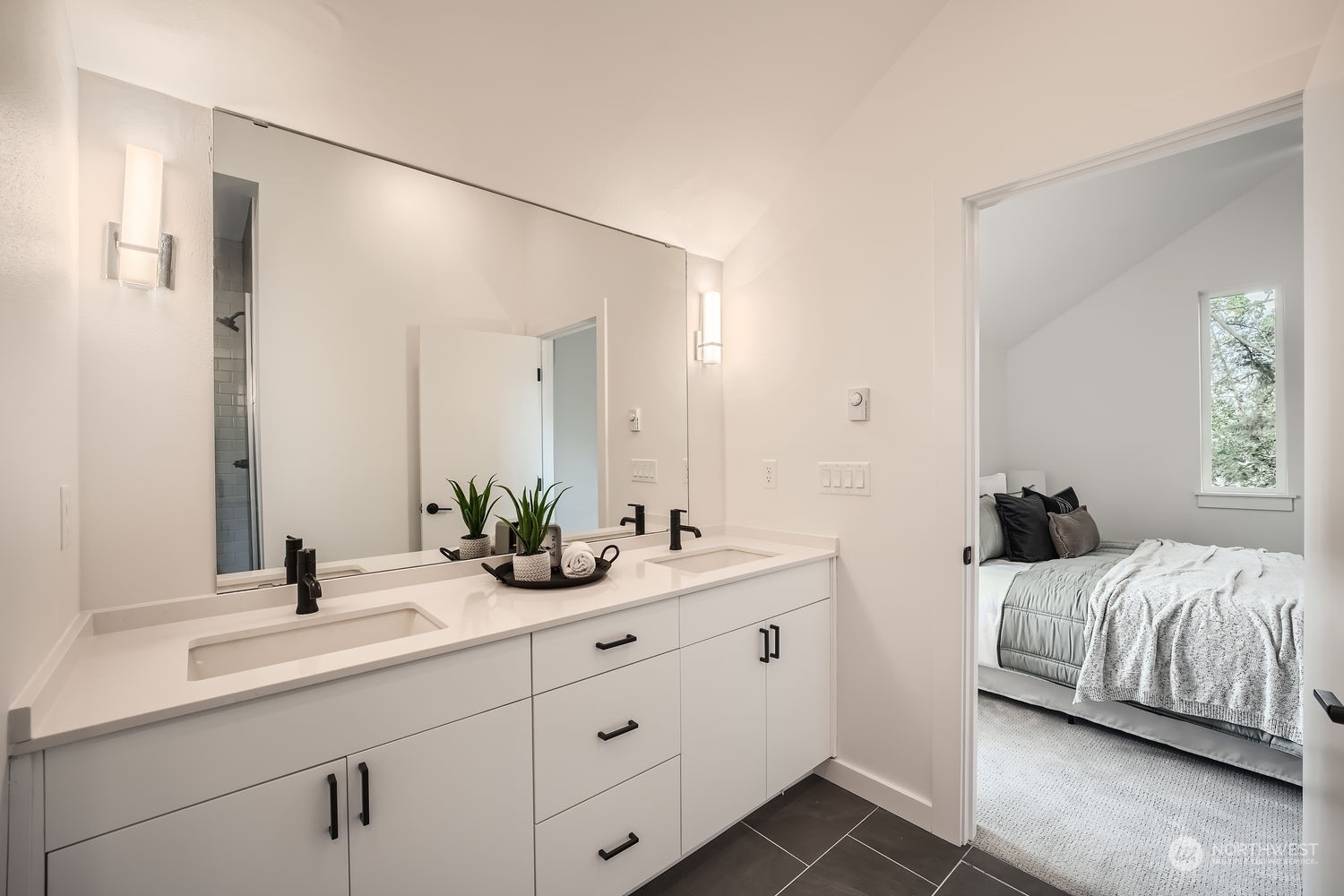 1319 N 185th Street Unit: C