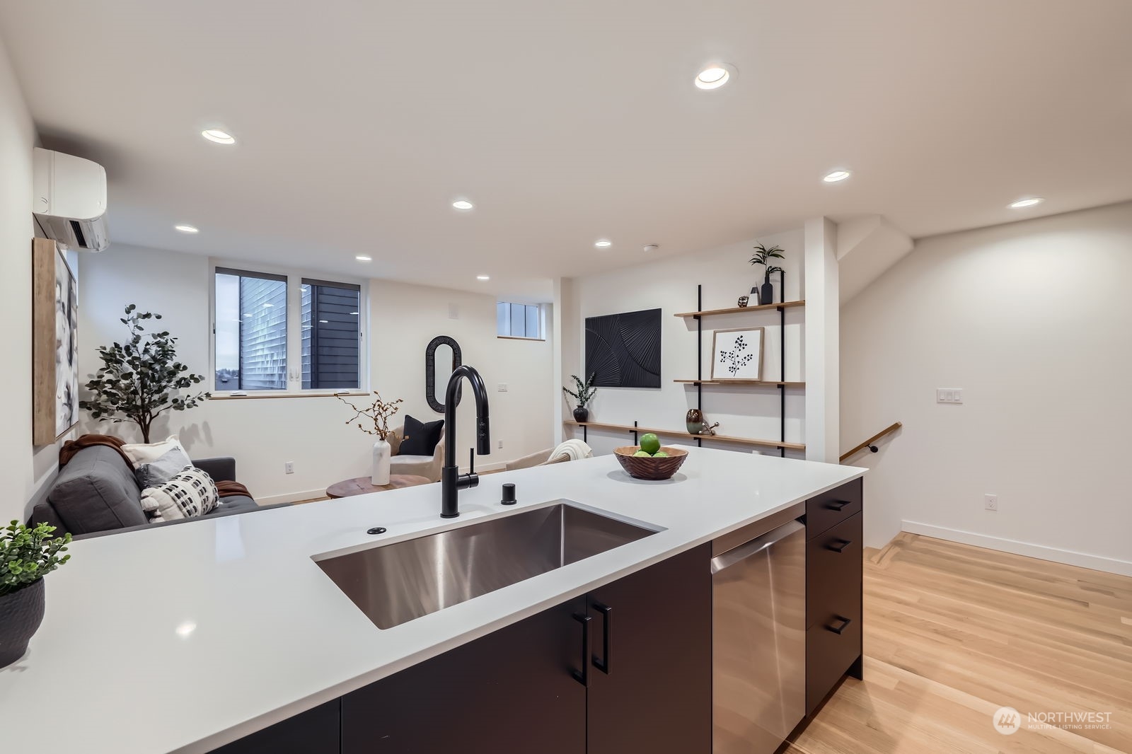 4333 30th Avenue W Unit: B