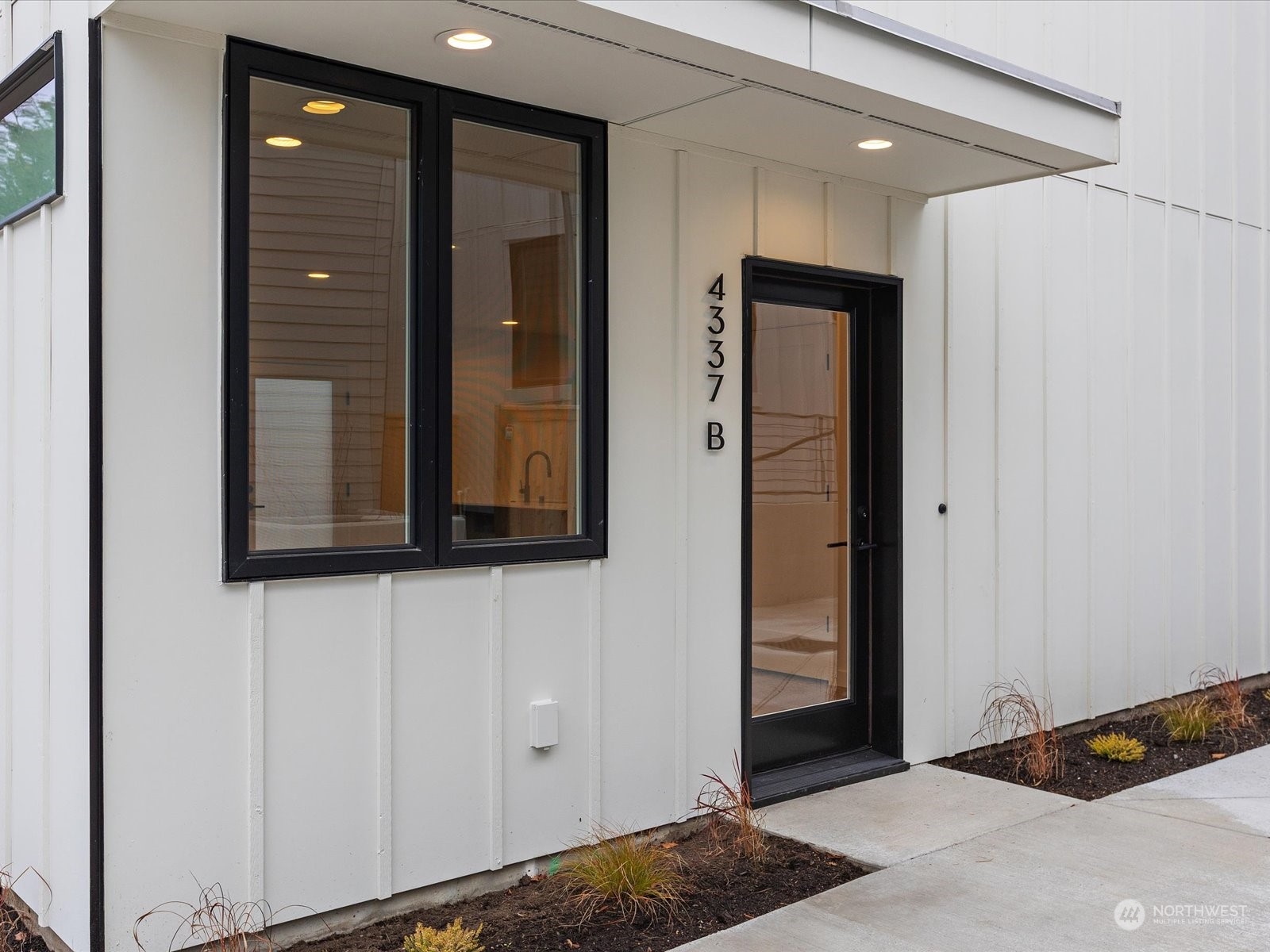 4337 30th Avenue W Unit: B