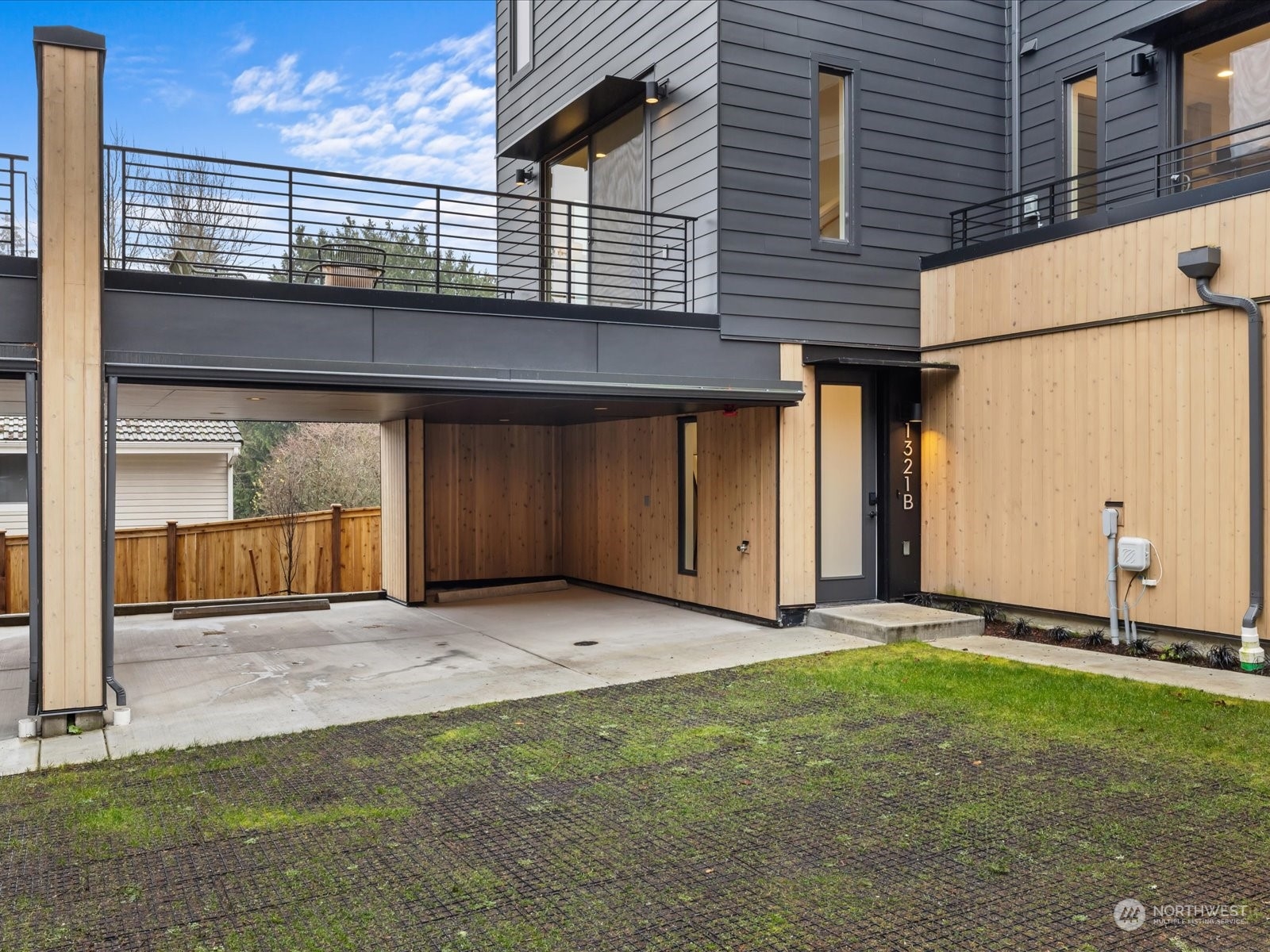 1321 N 185th Street Unit: B