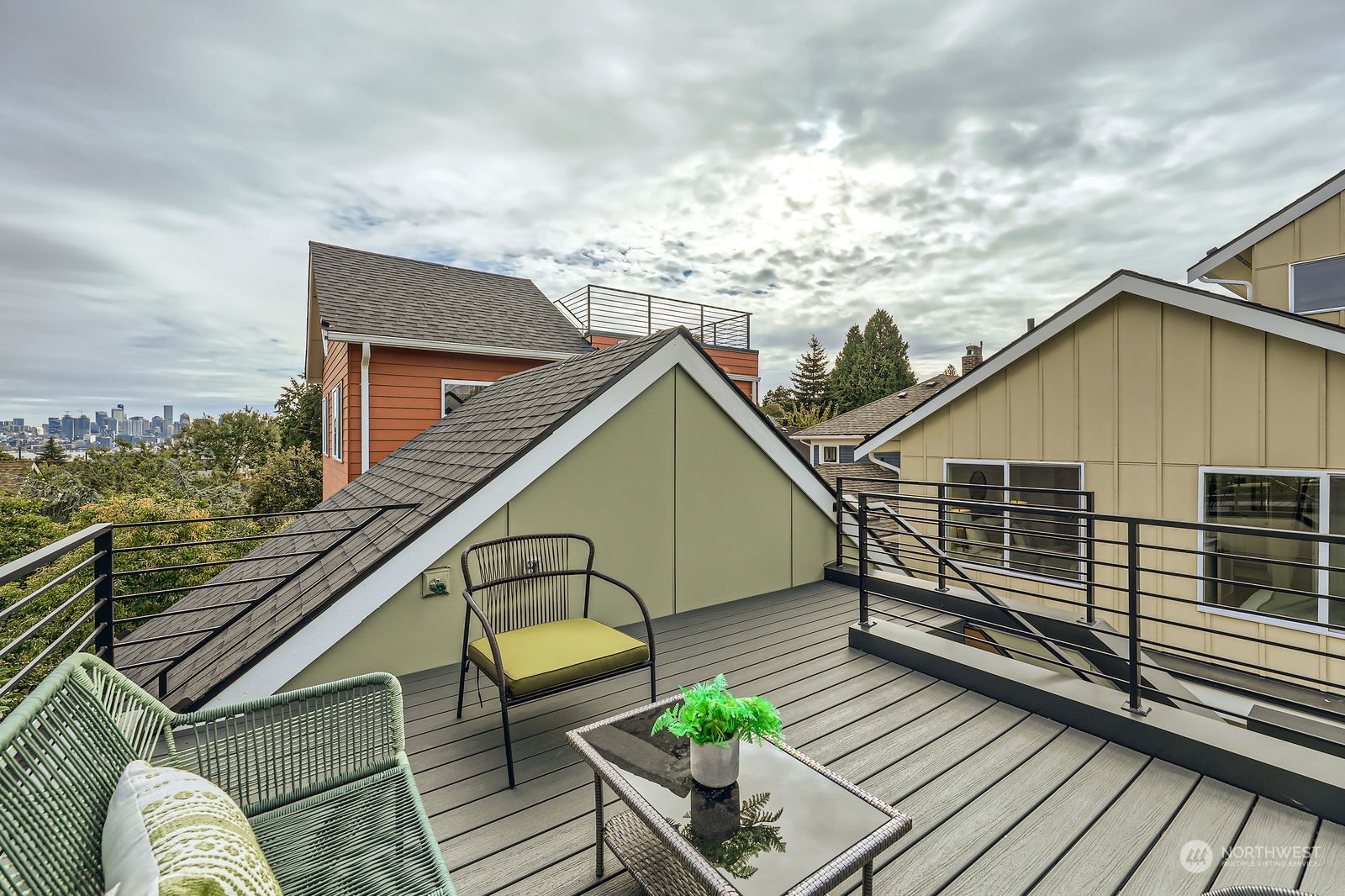 4124 Woodland Park Avenue N Unit: B