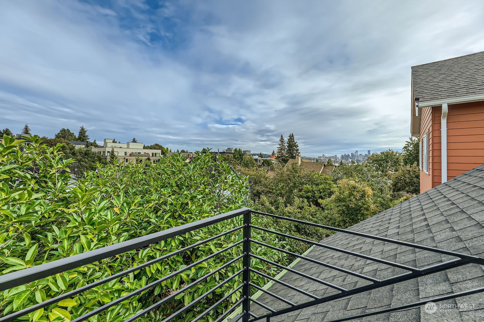 4124 Woodland Park Avenue N Unit: B