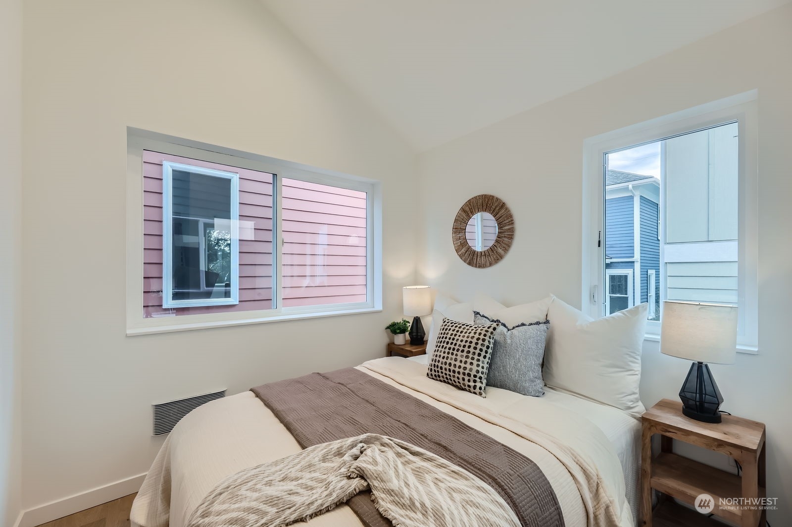 4124 Woodland Park Avenue N Unit: B