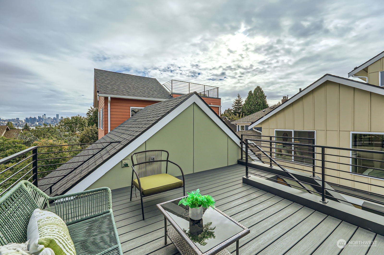 4124 Woodland Park Avenue N Unit: B
