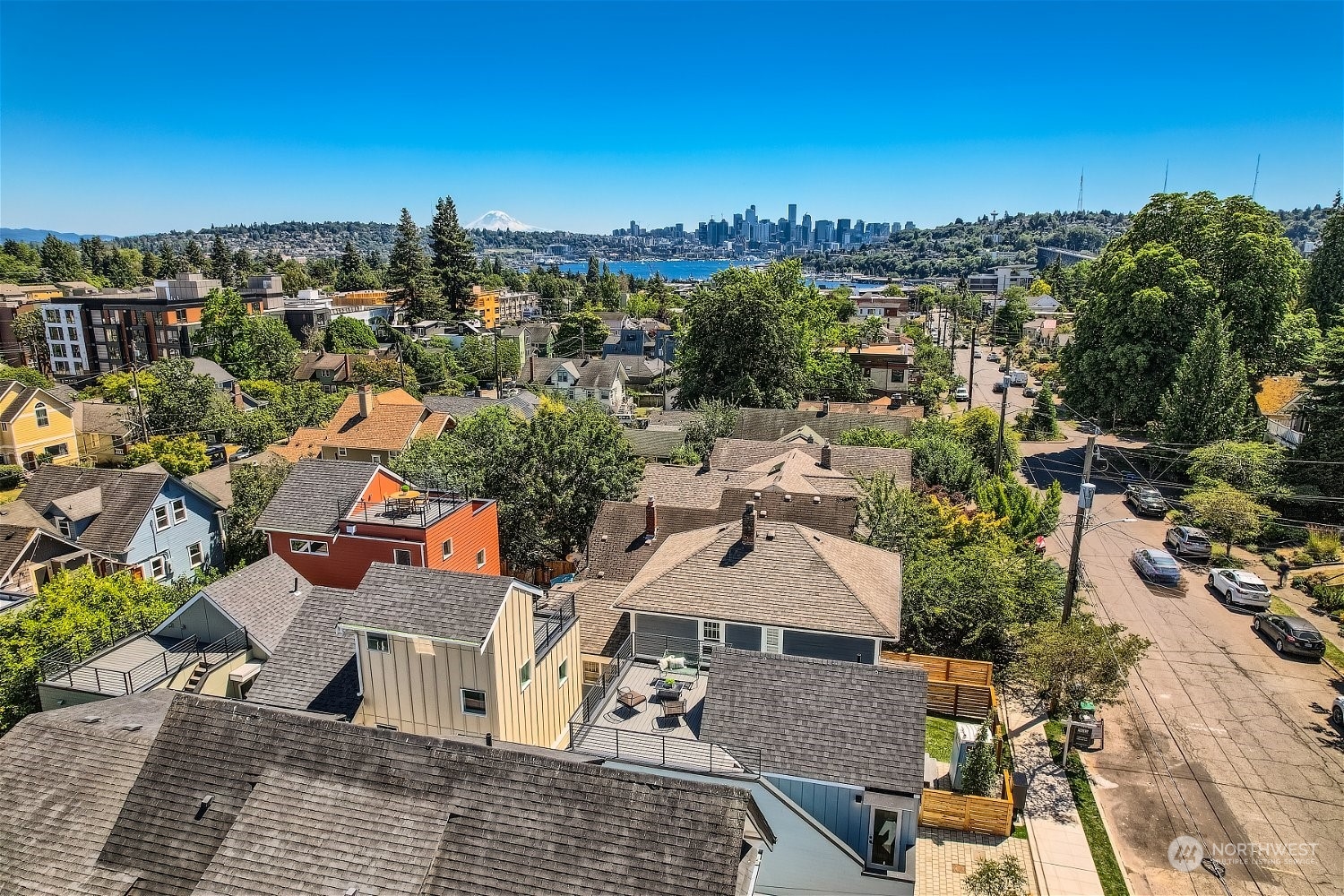 4124 Woodland Park Avenue N Unit: B