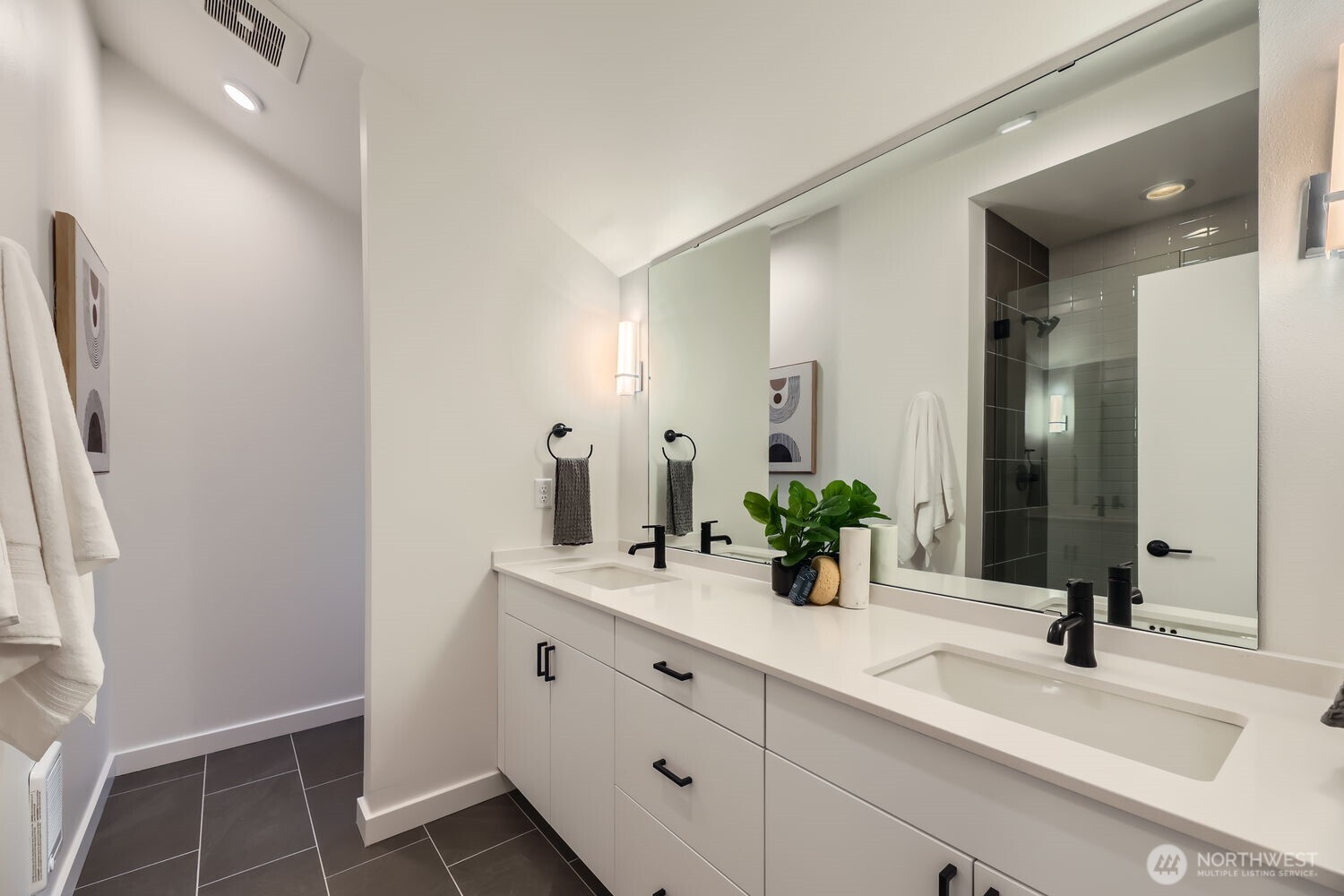 1323 N 185th Street Unit: B