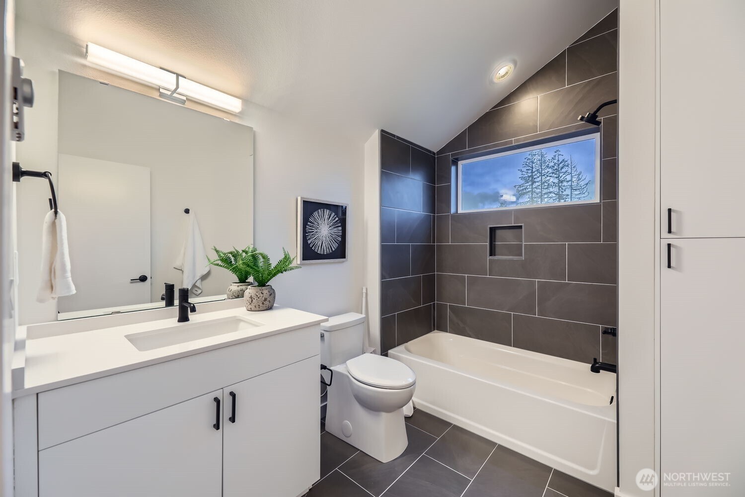 1323 N 185th Street Unit: B