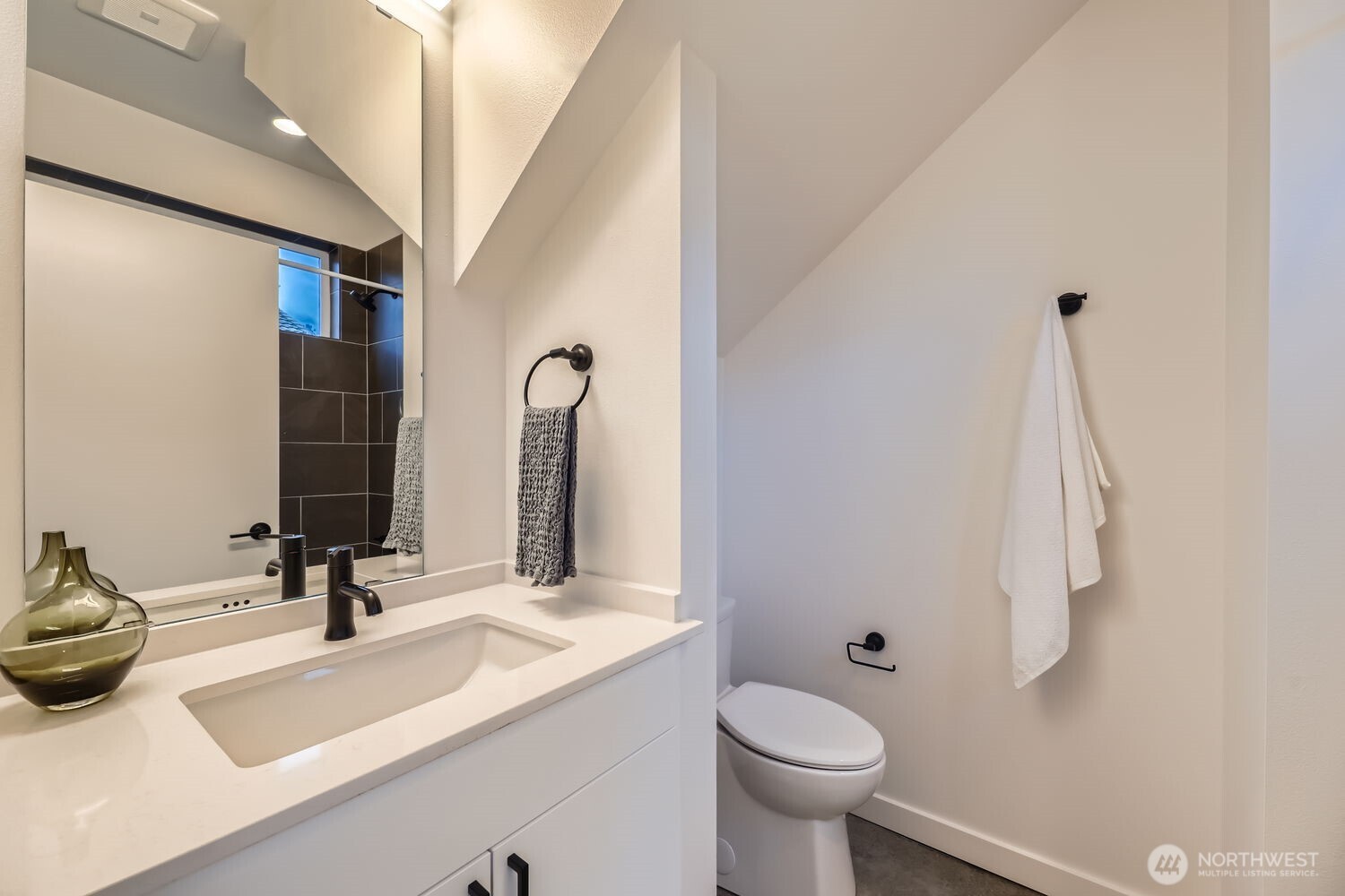 1323 N 185th Street Unit: B