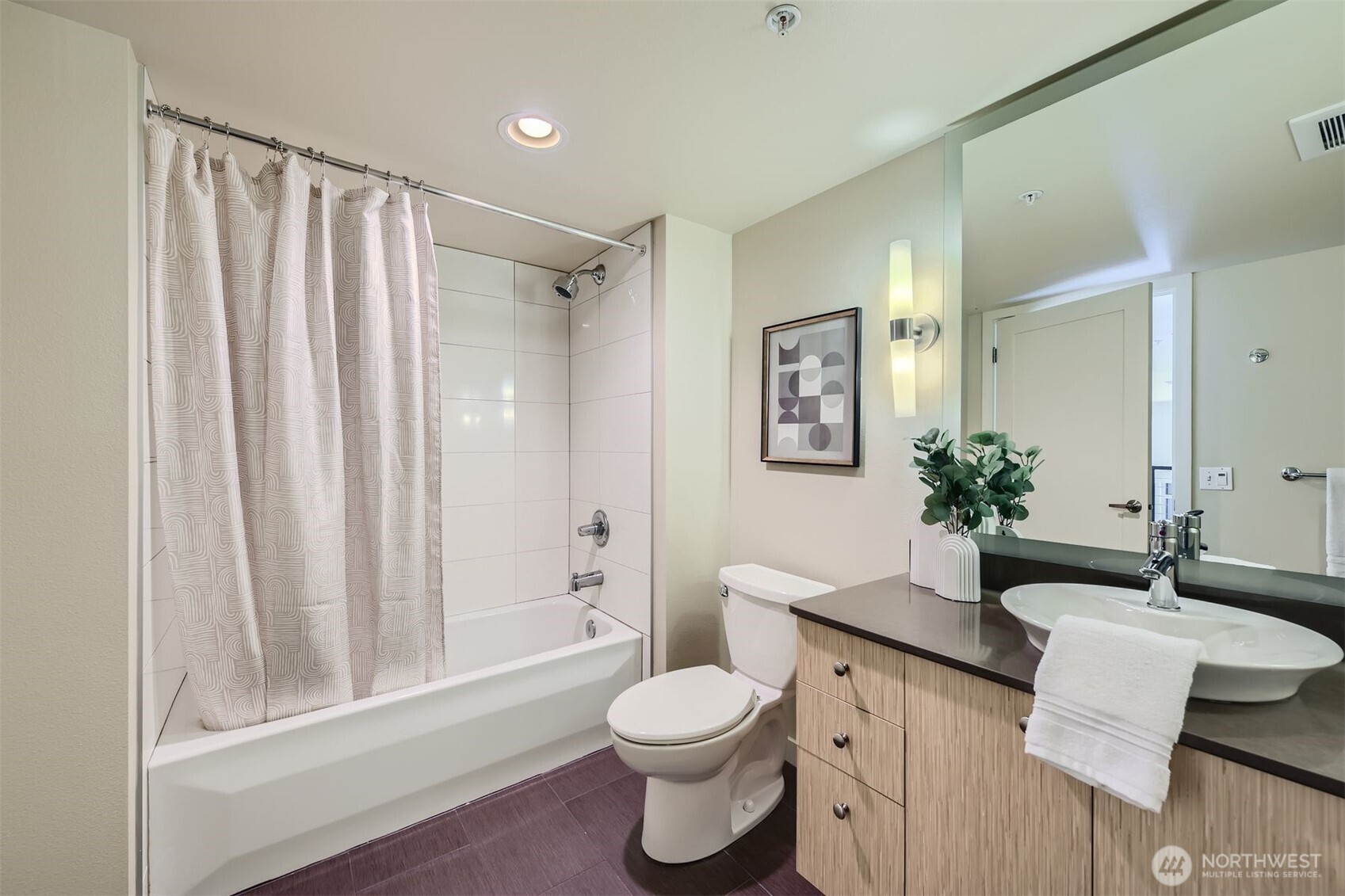 3104 Western Avenue Unit: 102