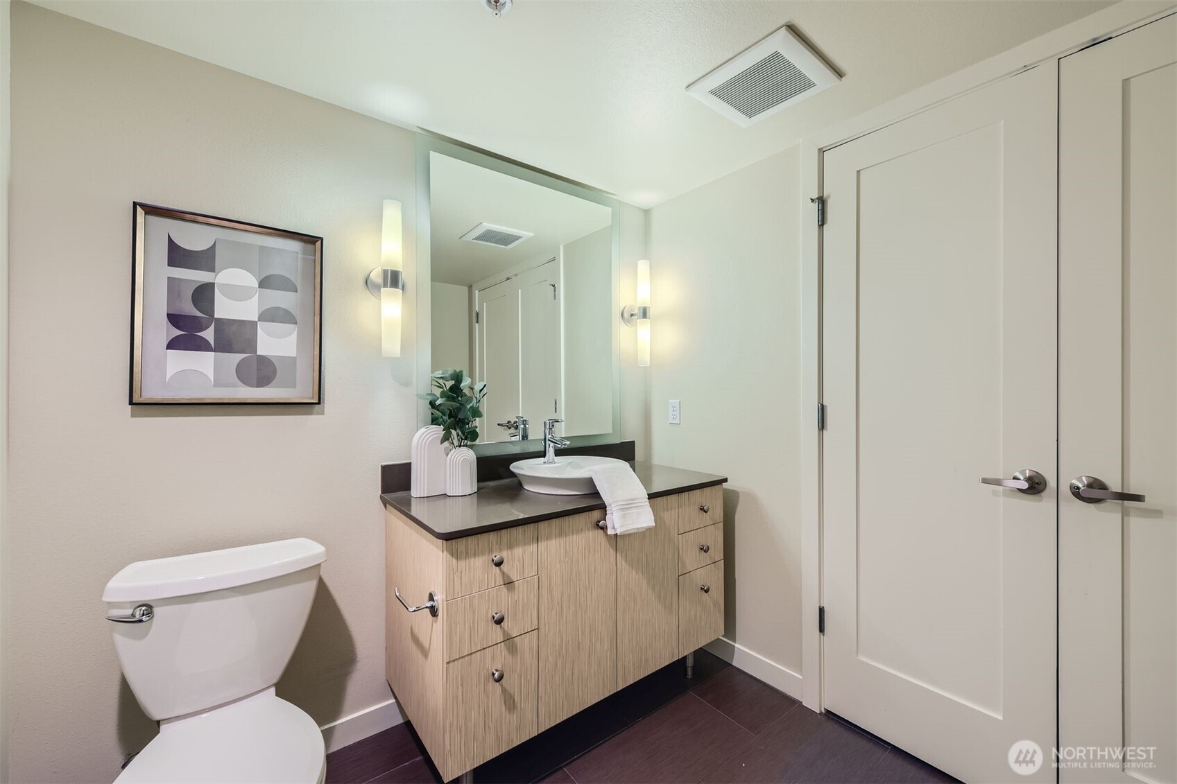 3104 Western Avenue Unit: 102