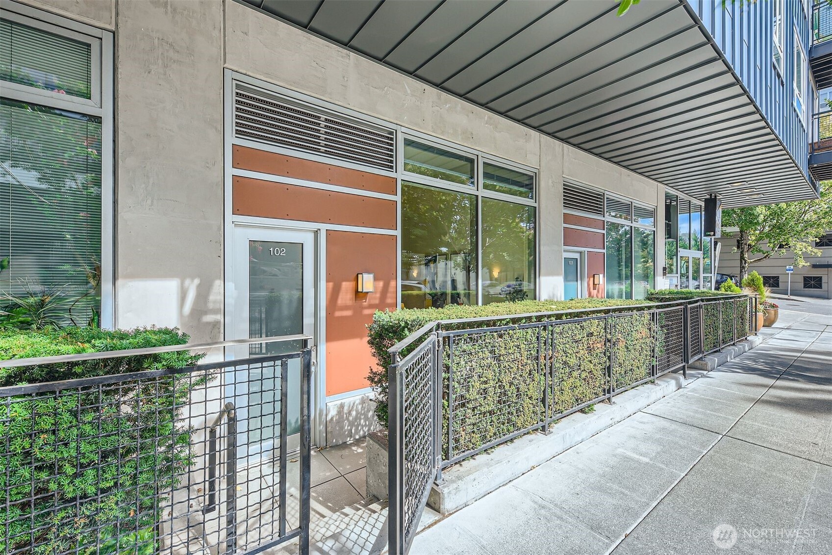 3104 Western Avenue Unit: 102