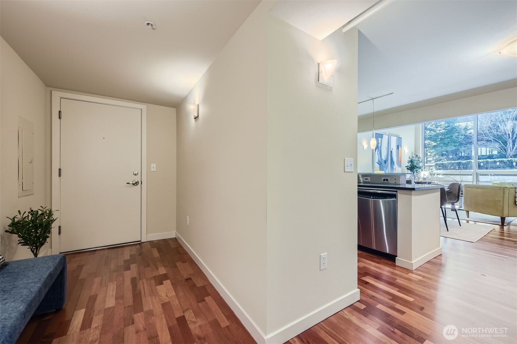3104 Western Avenue Unit: 102
