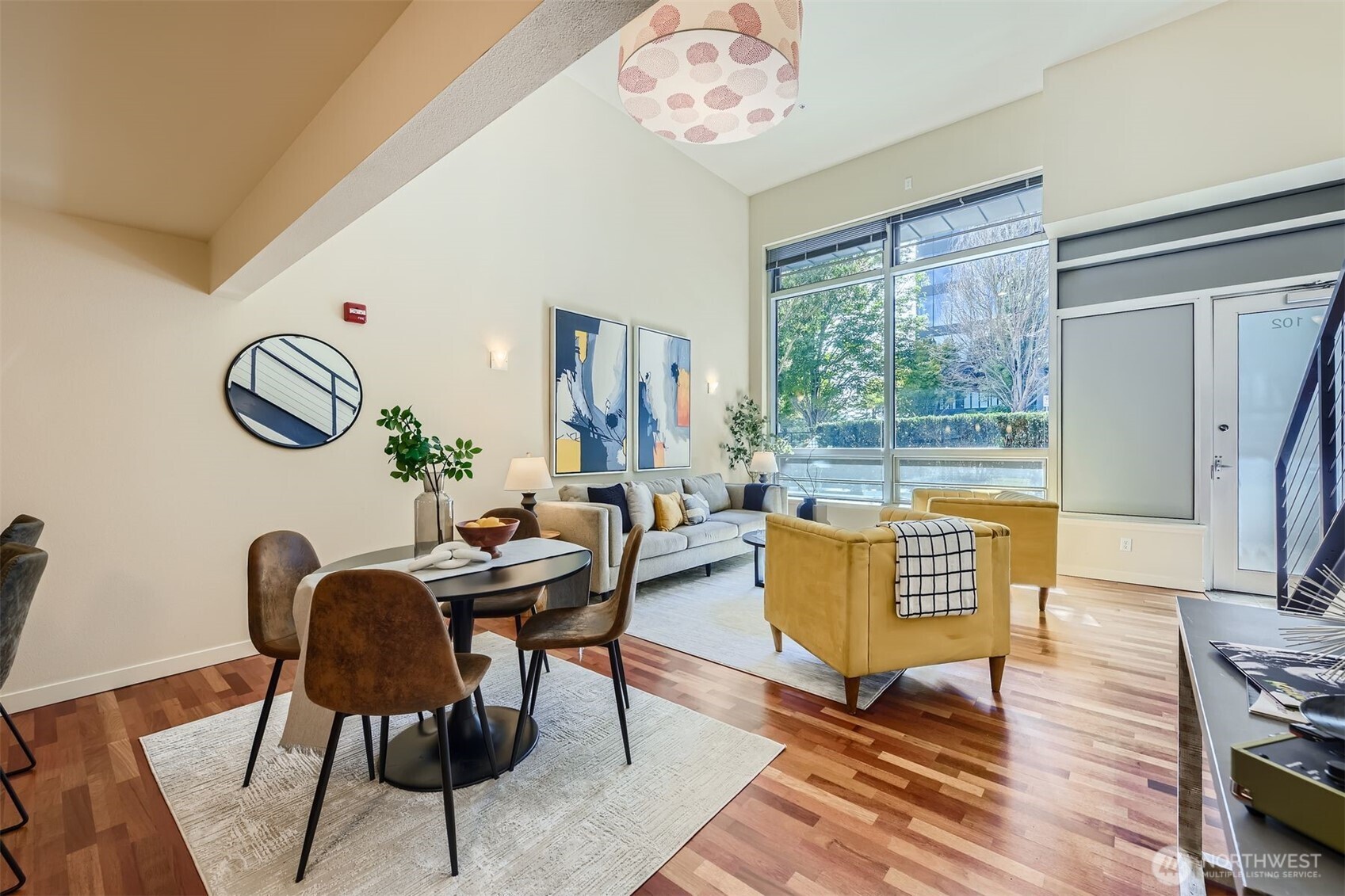 3104 Western Avenue Unit: 102