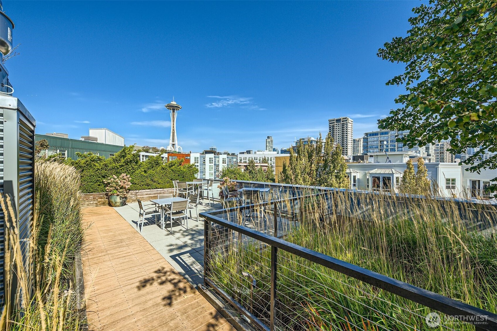 3104 Western Avenue Unit: 102