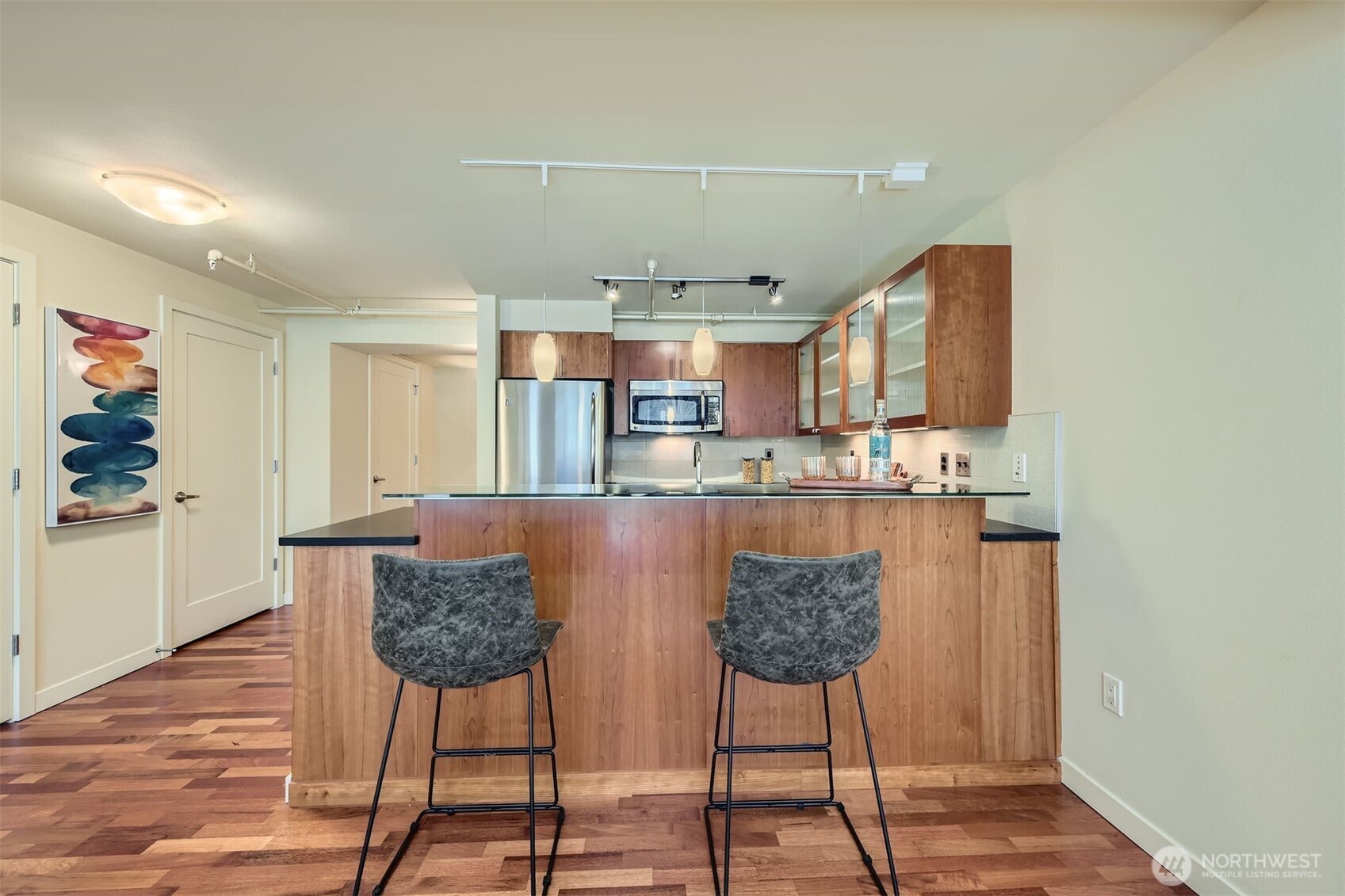 3104 Western Avenue Unit: 102