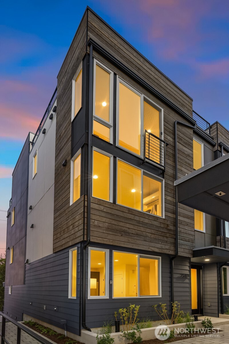 2337 16th Avenue S Unit: B