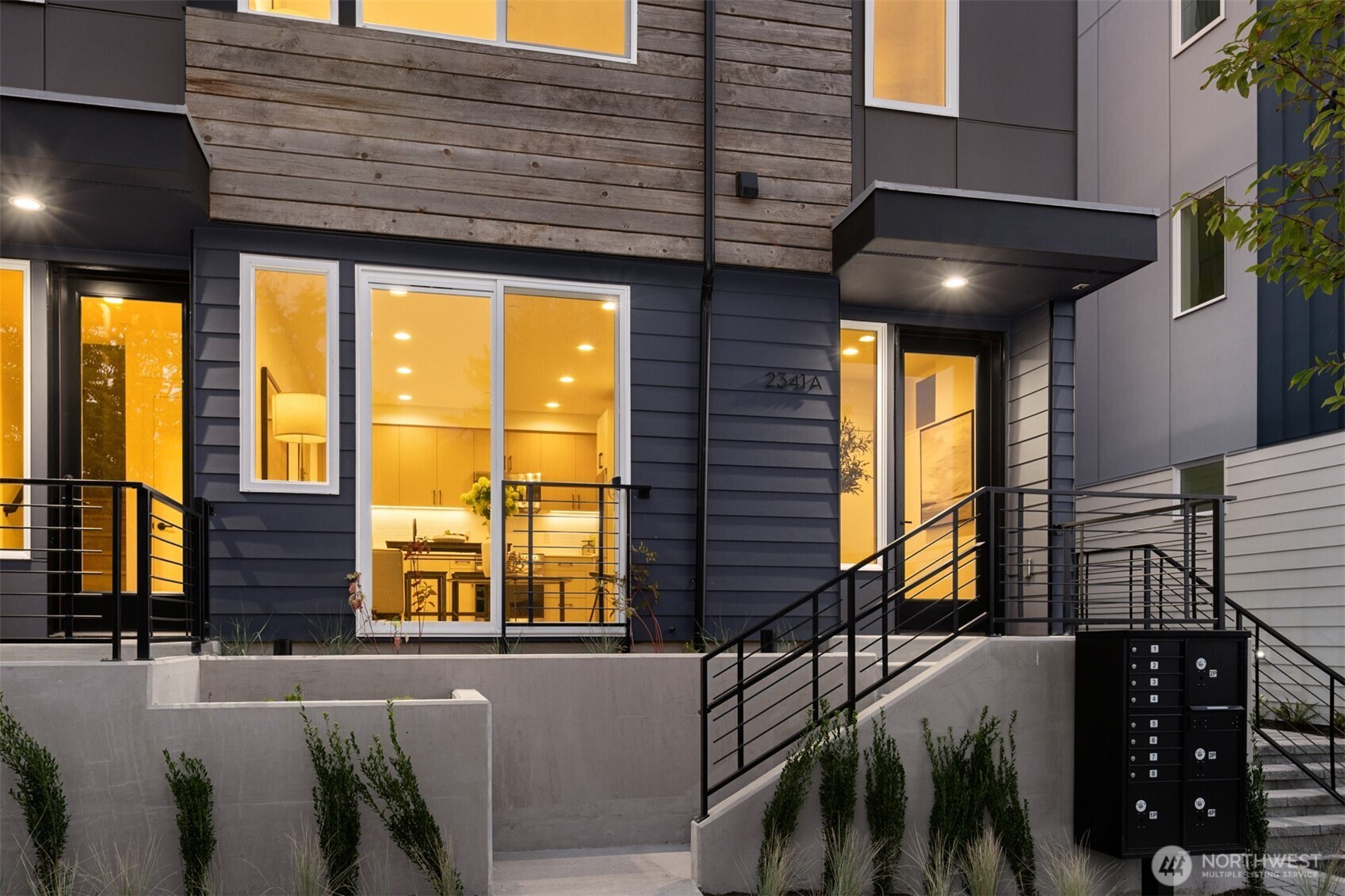 2337 16th Avenue S Unit: B