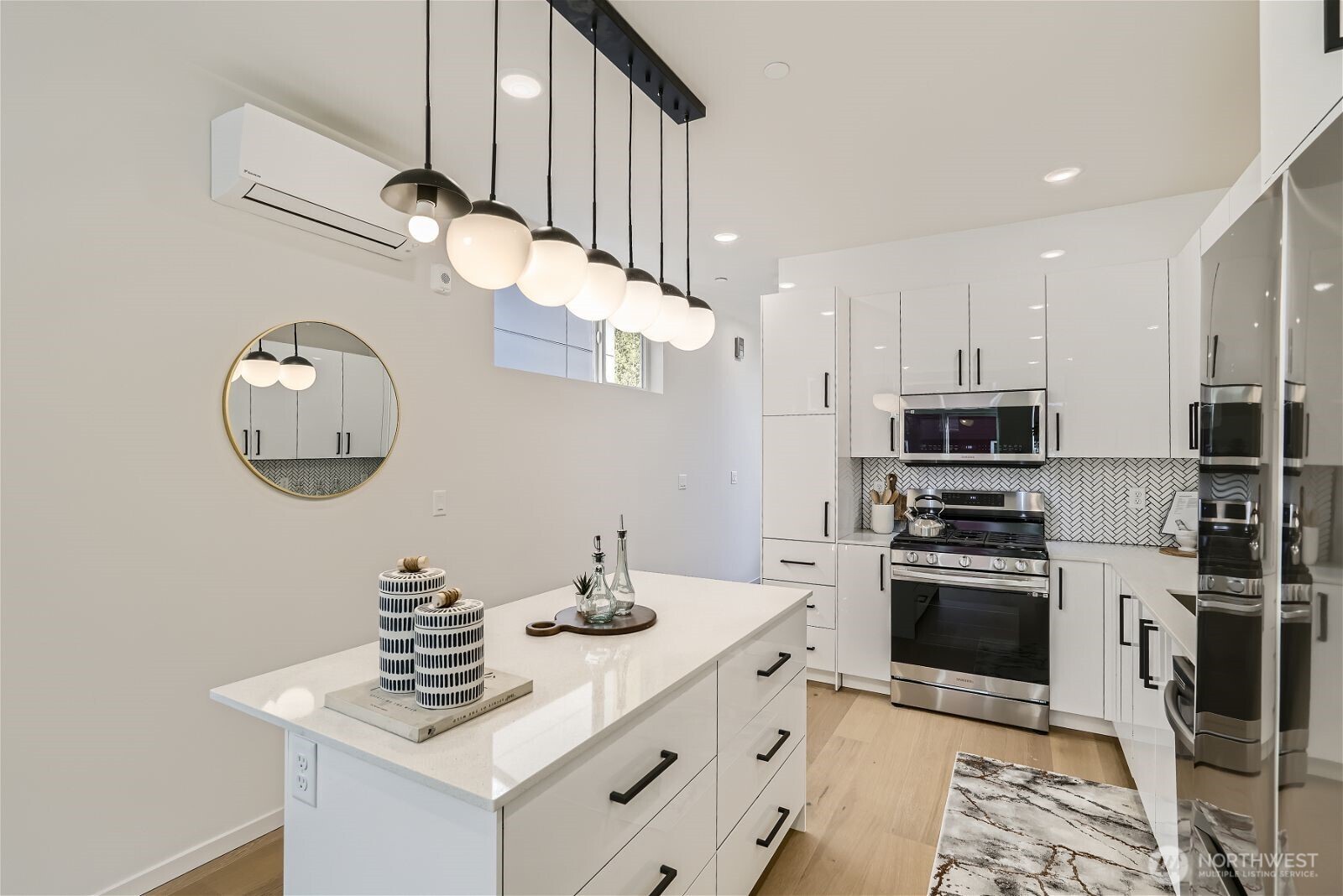 1108 33rd Avenue Unit: B