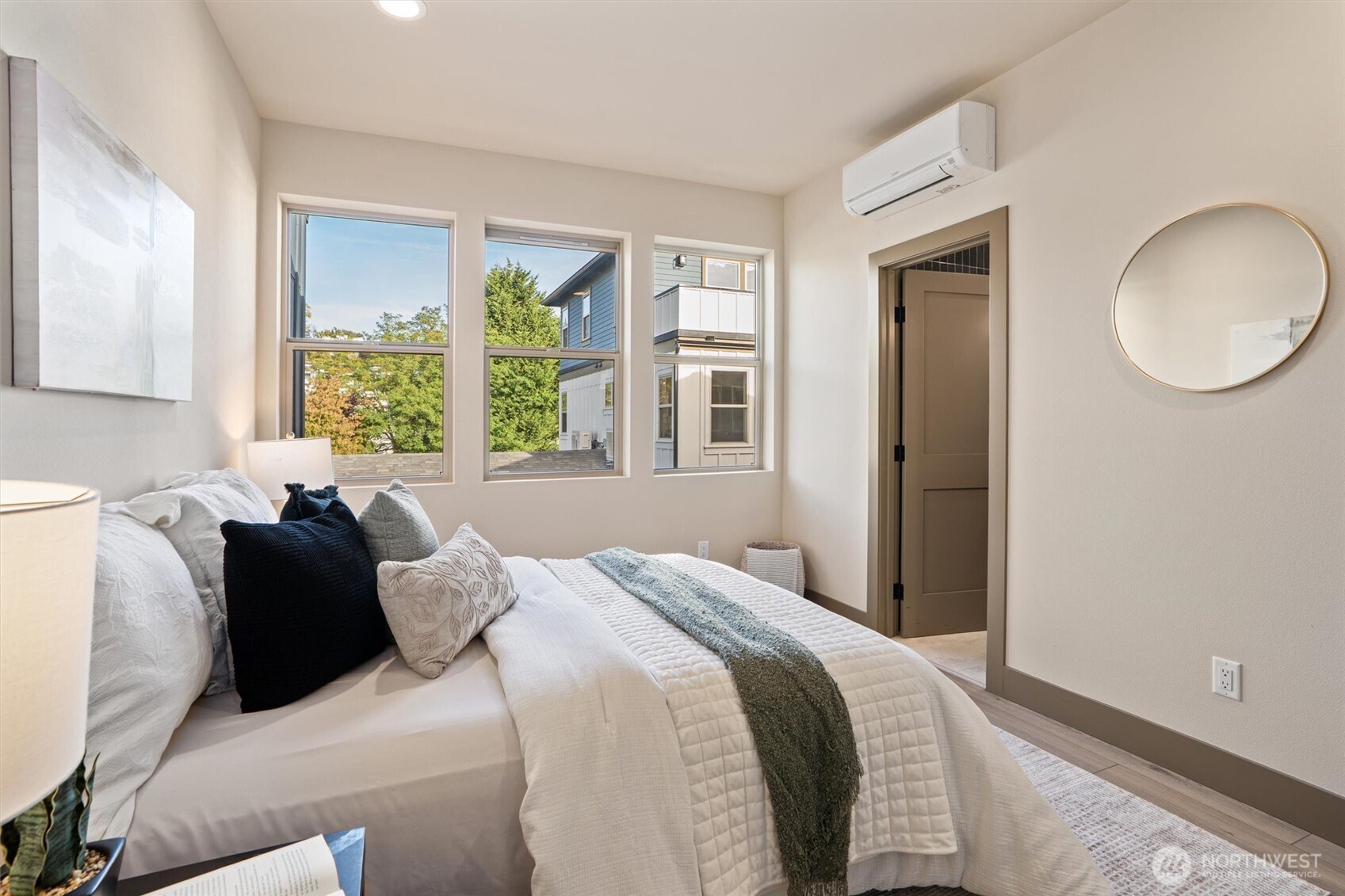 5033 25th Avenue SW Unit: B