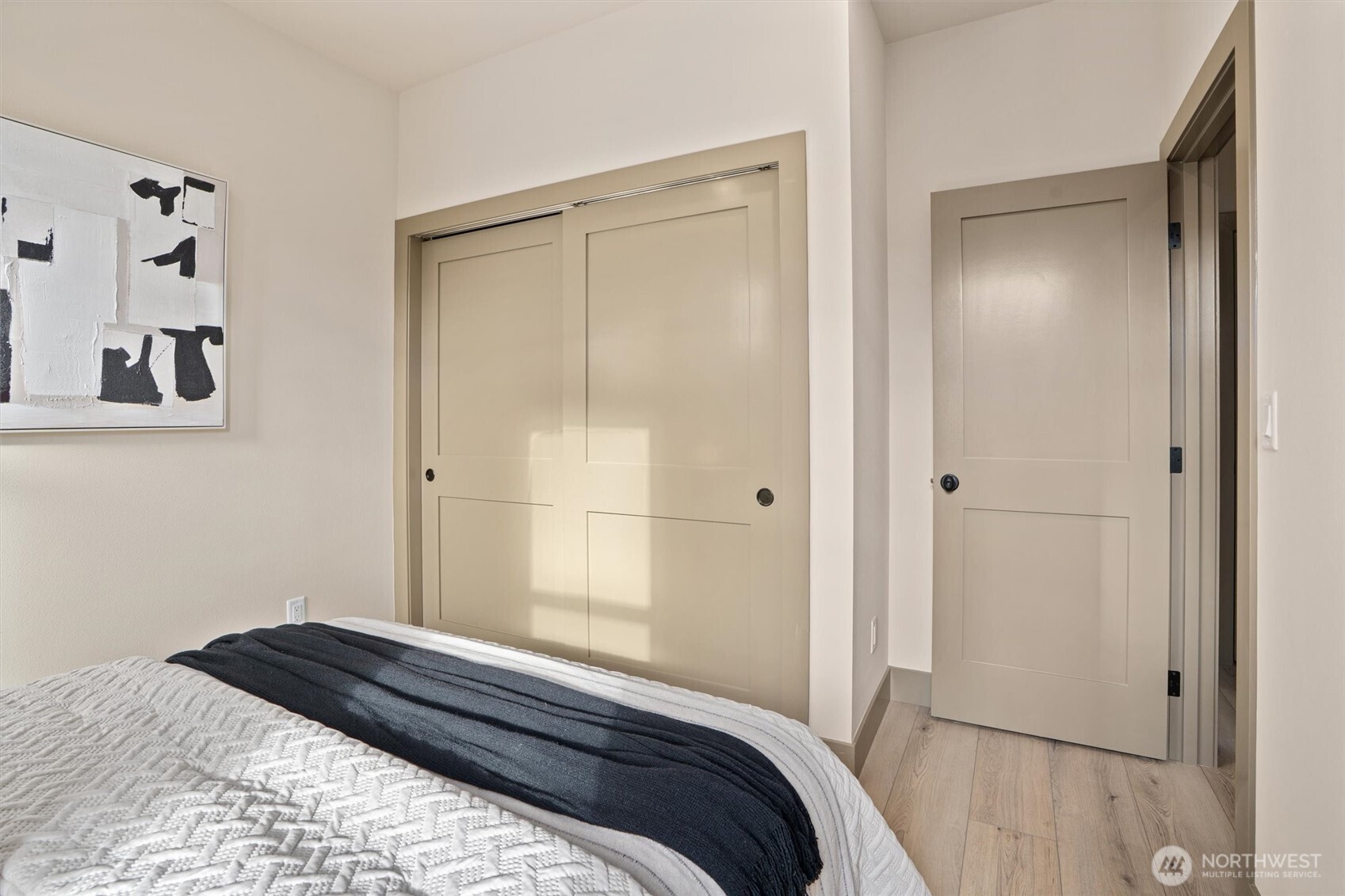 5033 25th Avenue SW Unit: B