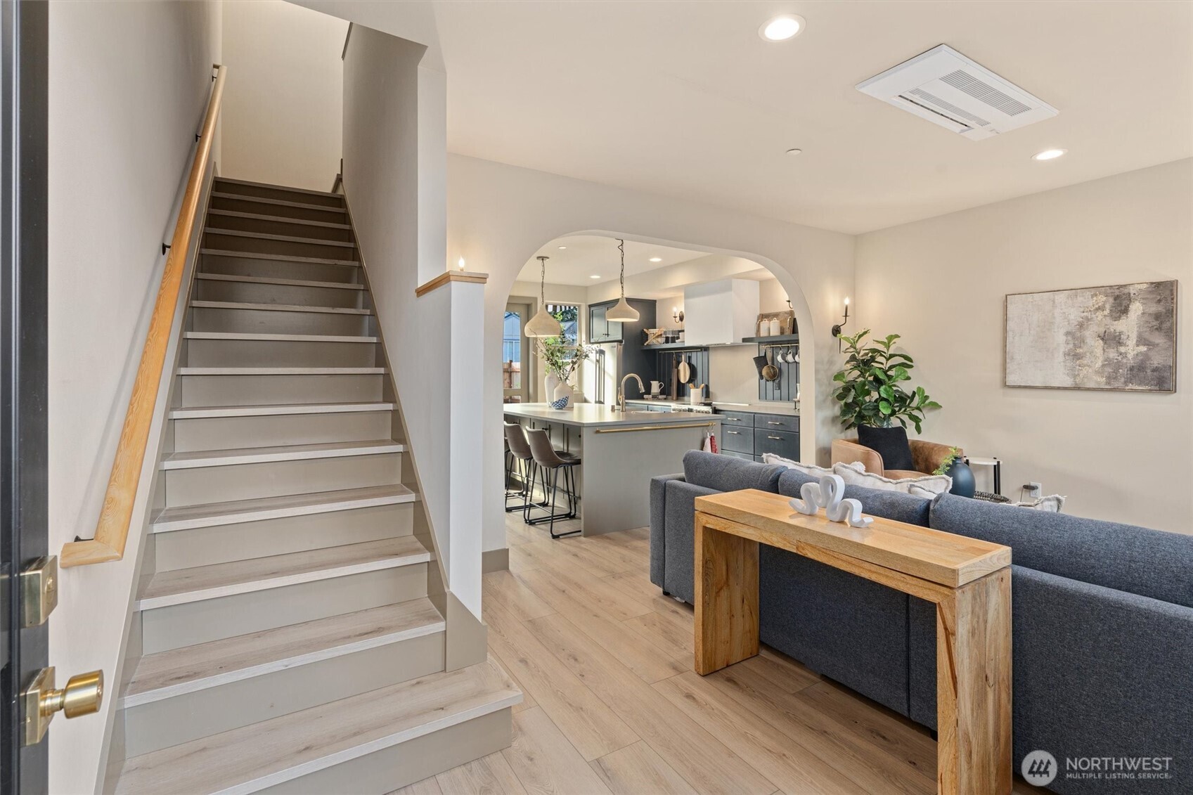5033 25th Avenue SW Unit: B