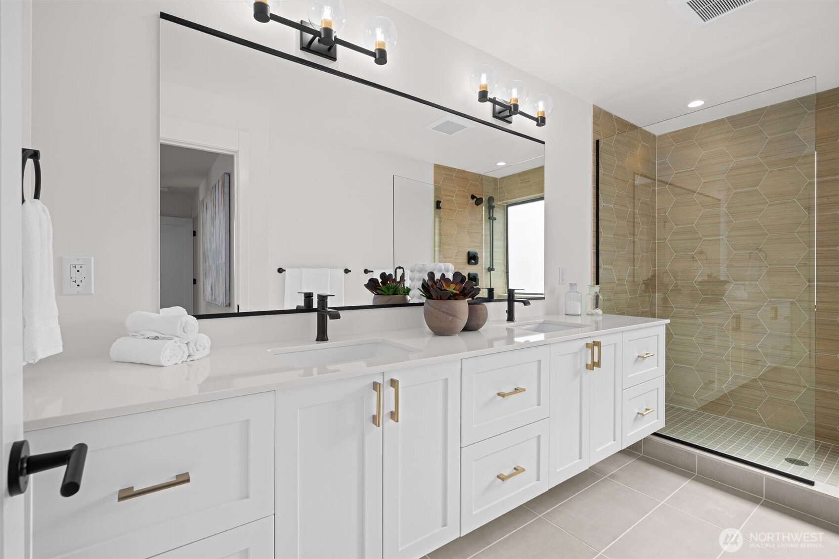 2214 Broadway E Unit: A