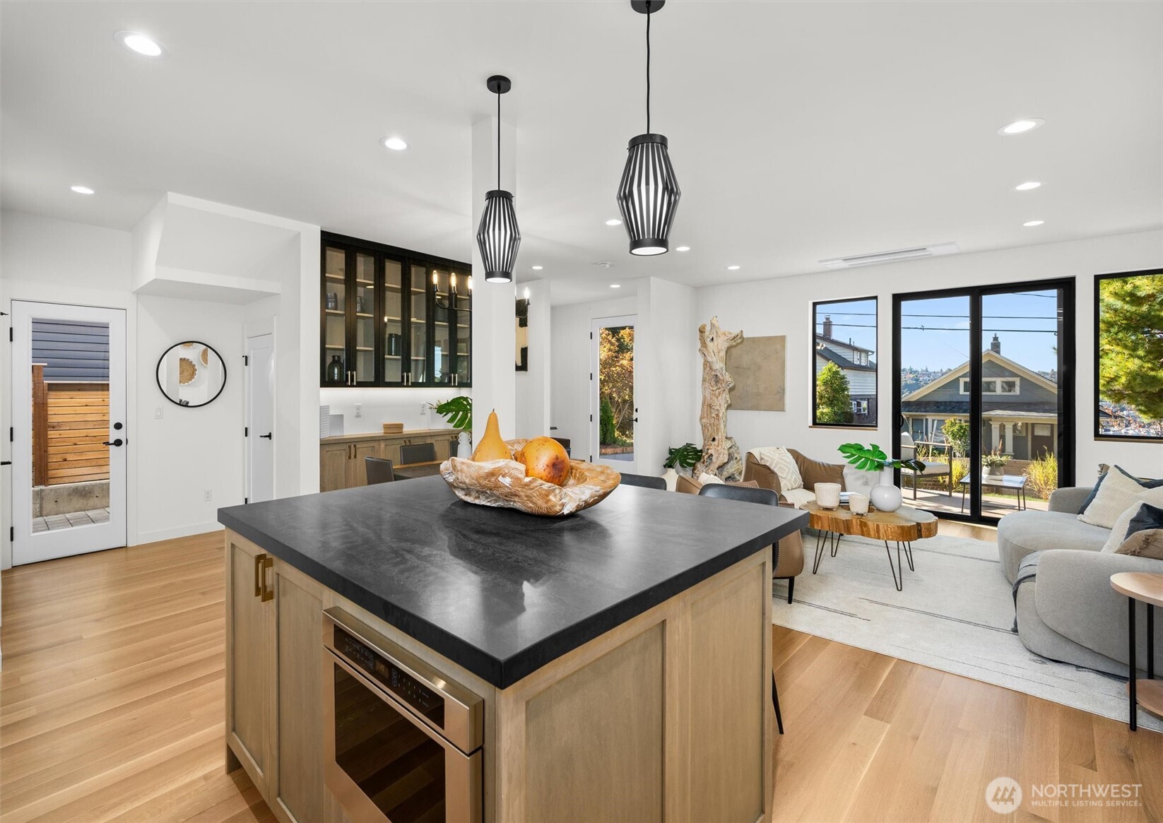 2214 Broadway E Unit: A
