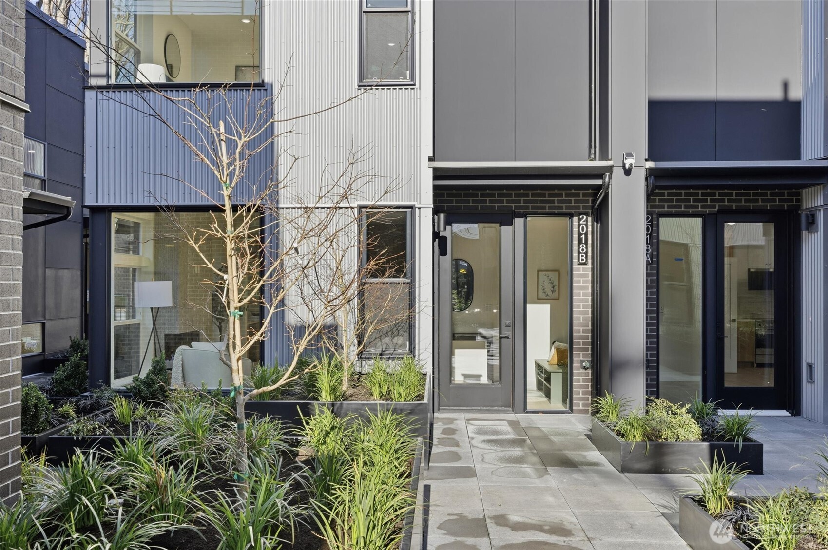 2018 Fairview Avenue E Unit: B