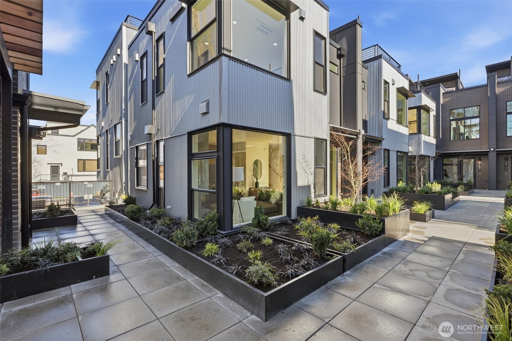 2018 Fairview Avenue E Unit: B
