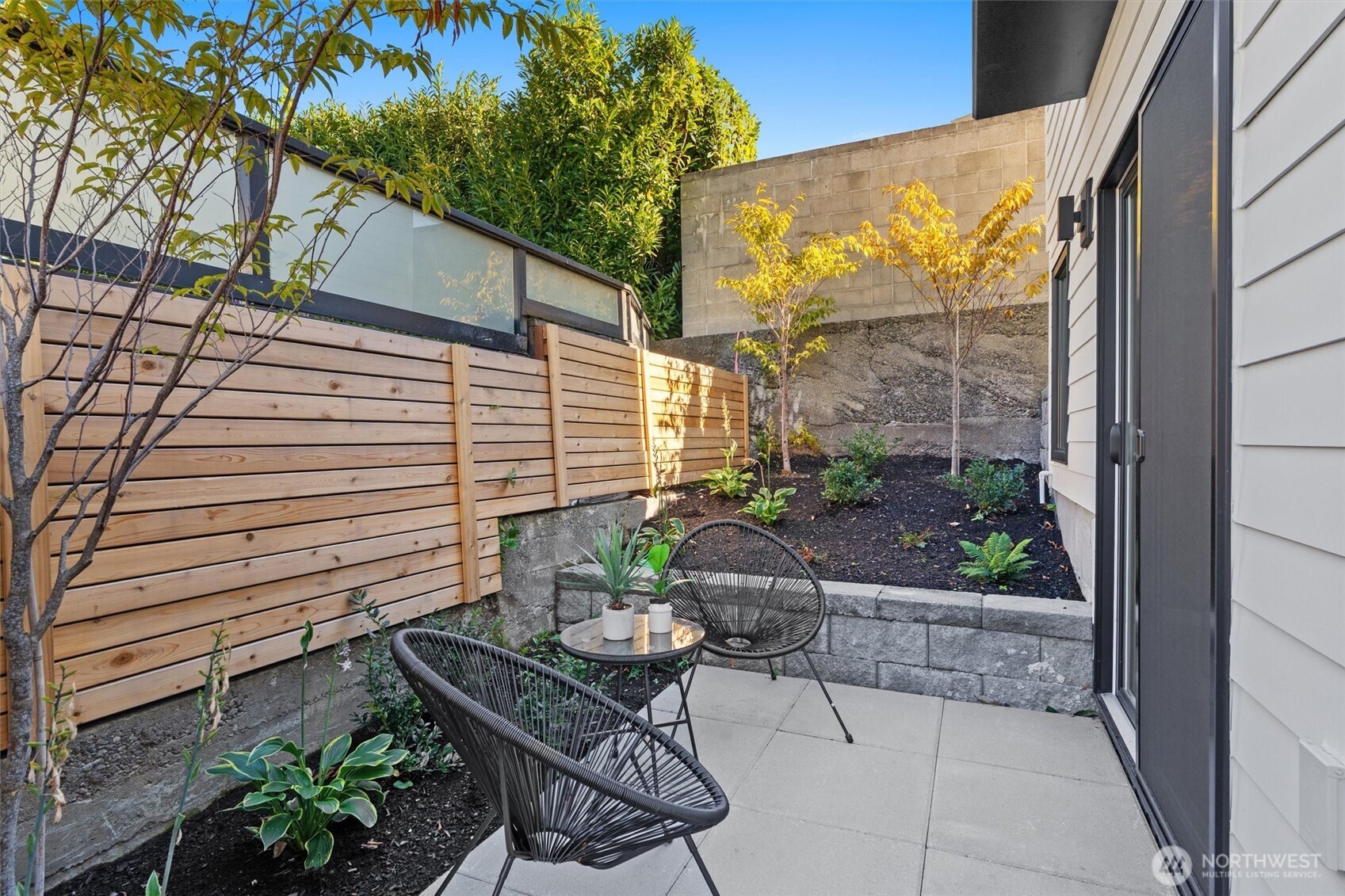 2212 Broadway E