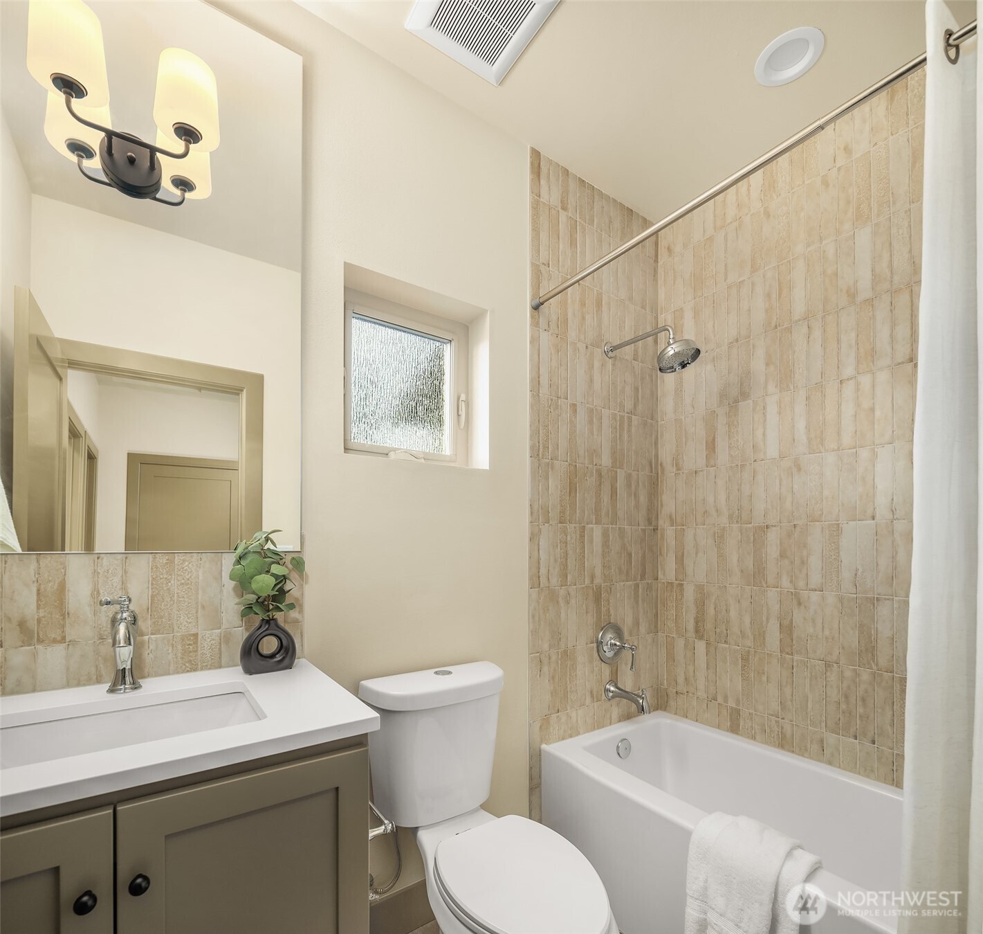 5033 25th Avenue SW Unit: C