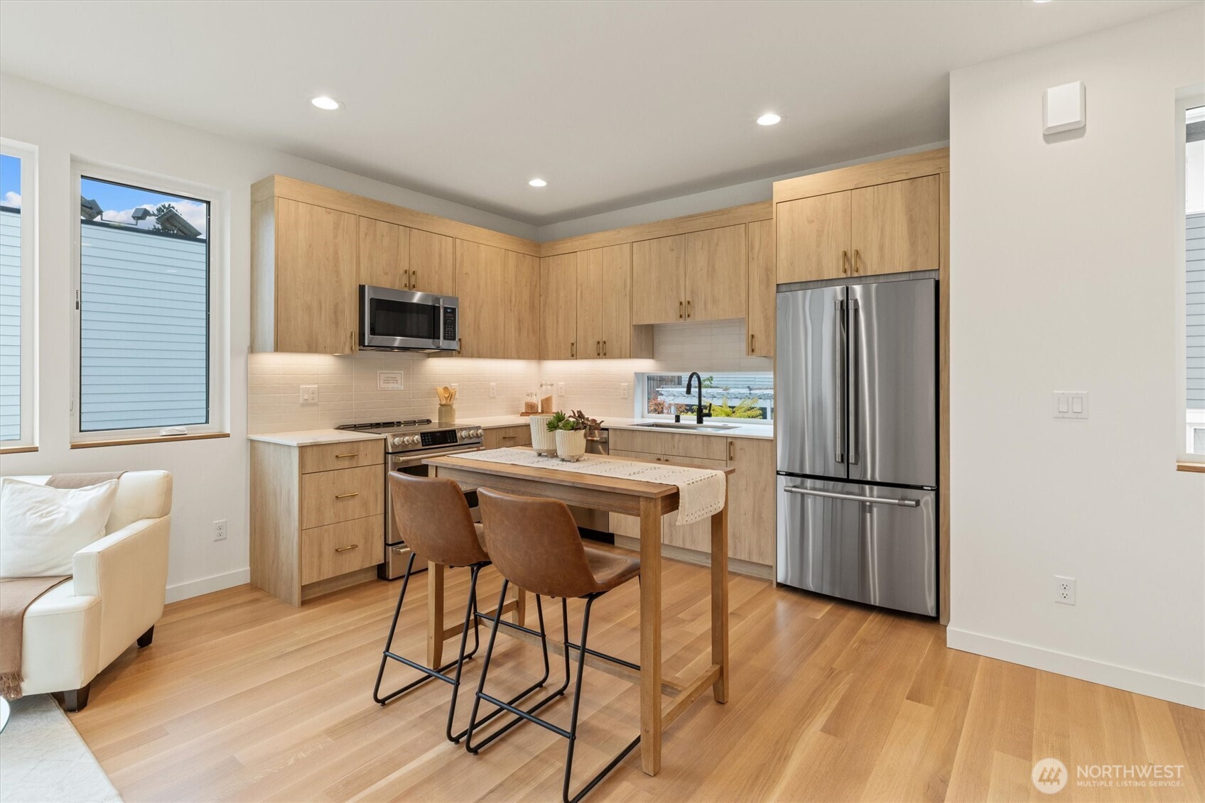 2214 Broadway E Unit: B