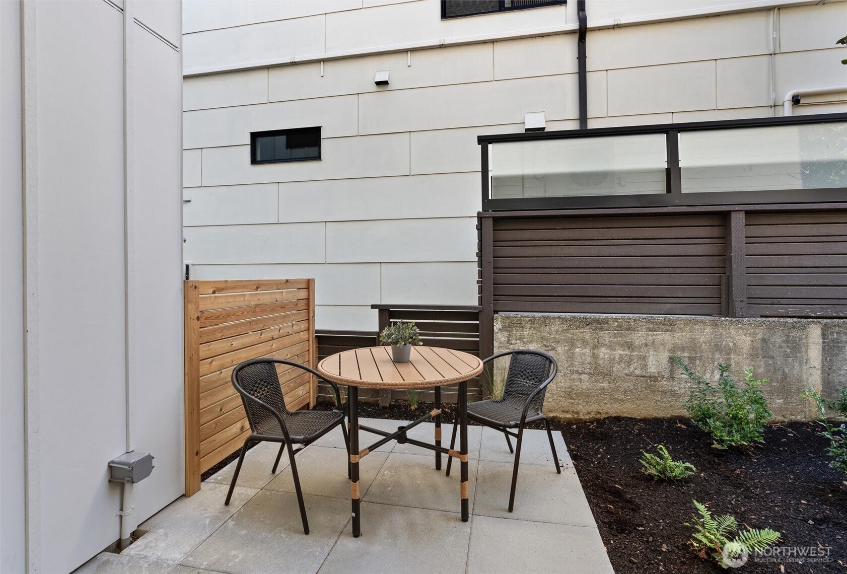 2214 Broadway E Unit: B