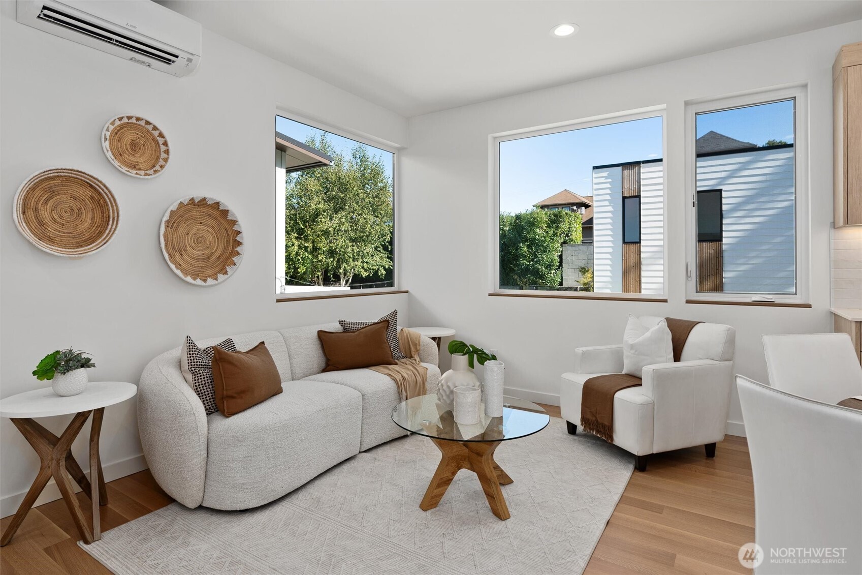 2214 Broadway E Unit: B