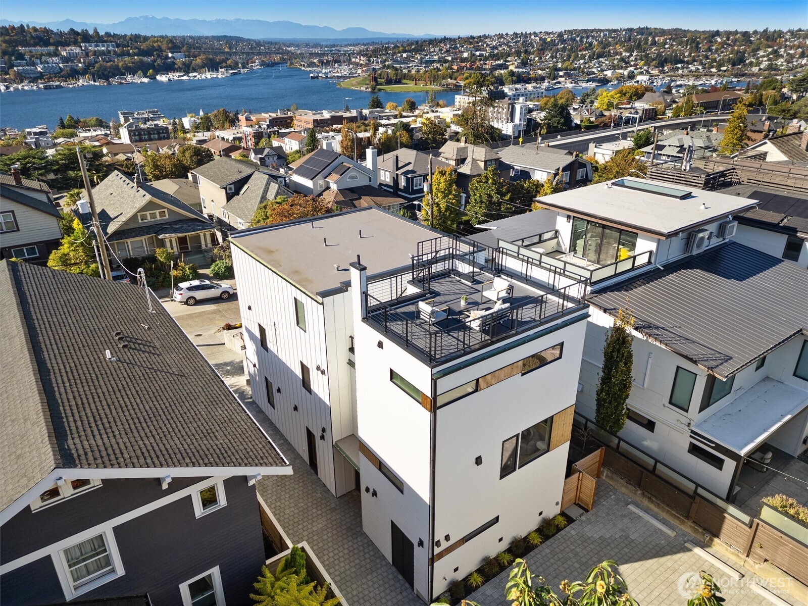 2214 Broadway E Unit: B