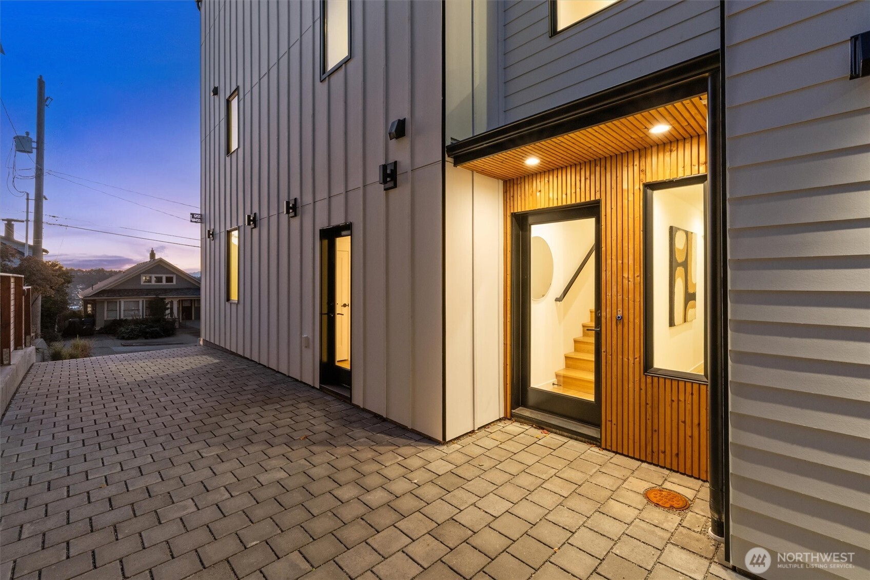 2214 Broadway E Unit: B