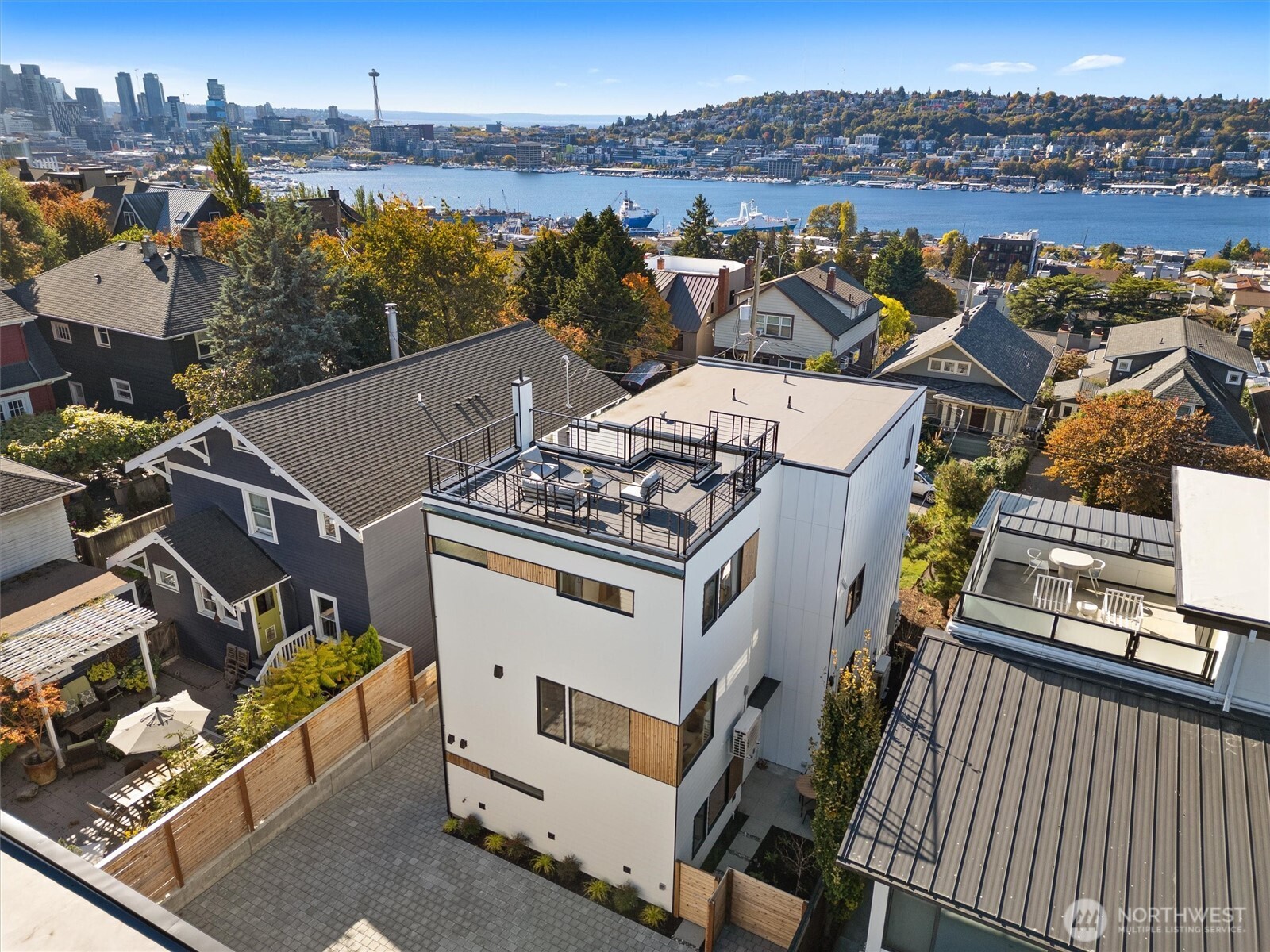 2214 Broadway E Unit: B
