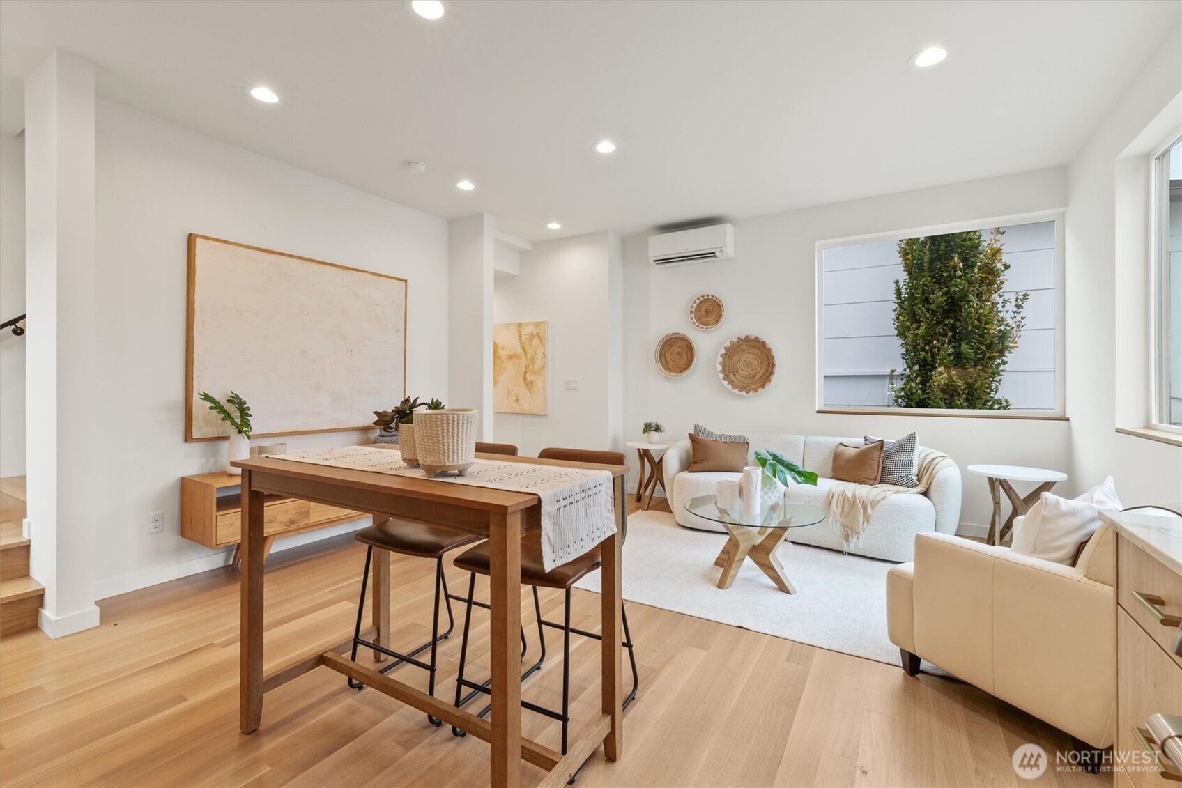 2214 Broadway E Unit: B
