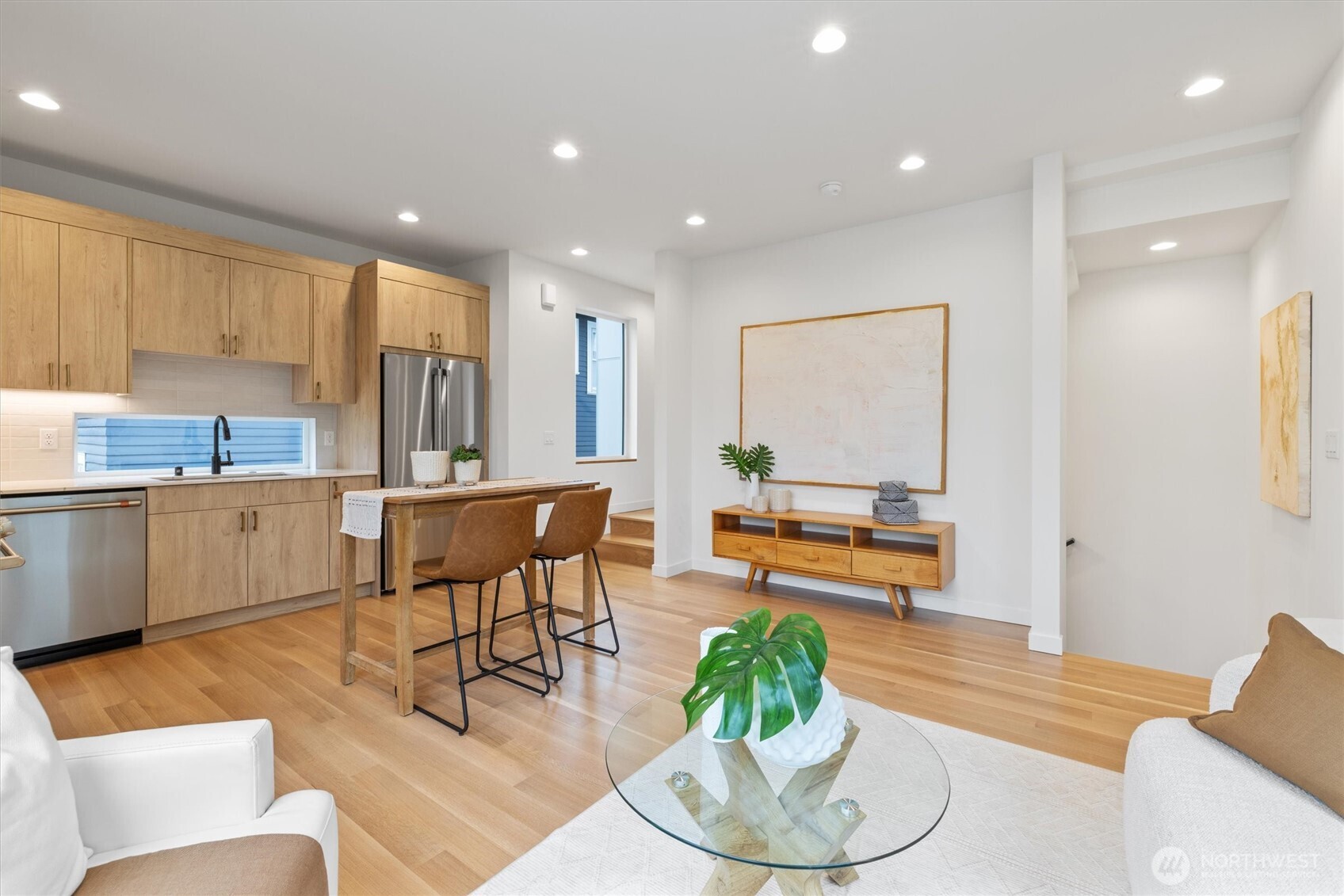 2214 Broadway E Unit: B