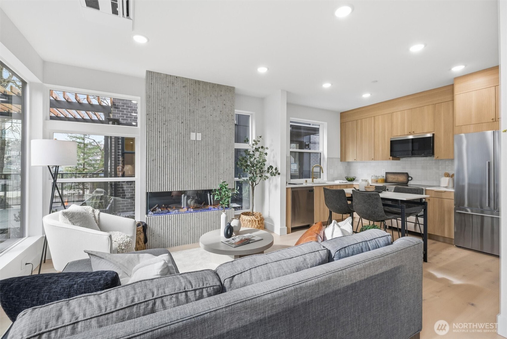 2012 Fairview Avenue E Unit: B