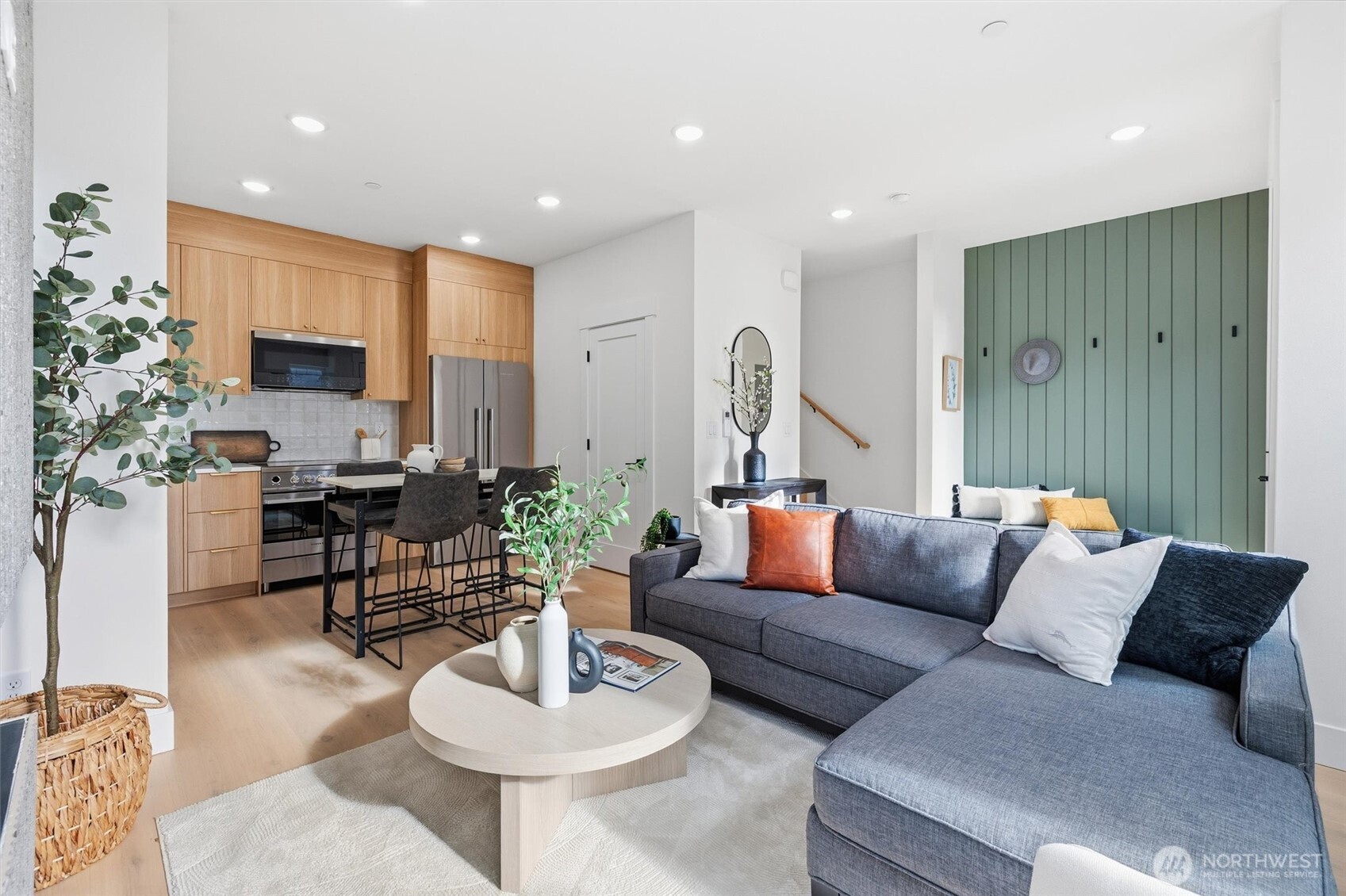 2012 Fairview Avenue E Unit: B