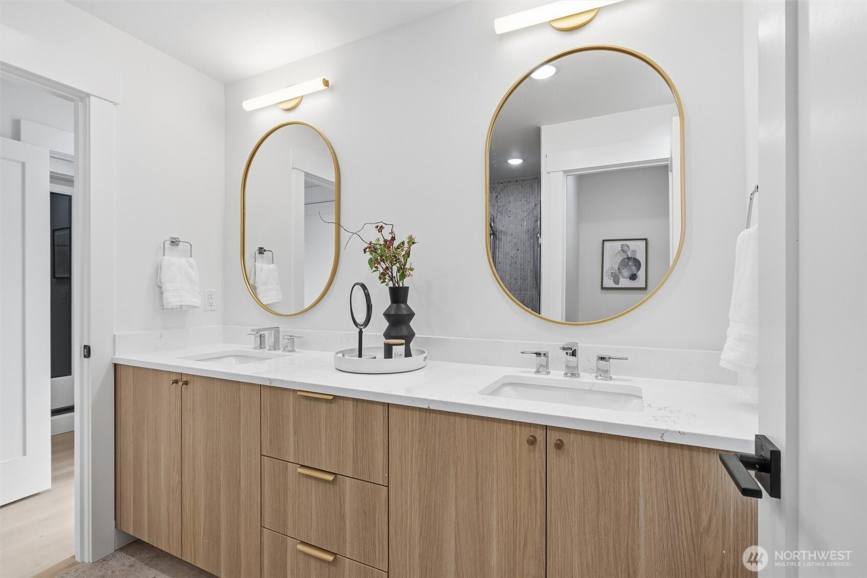 2012 Fairview Avenue E Unit: B