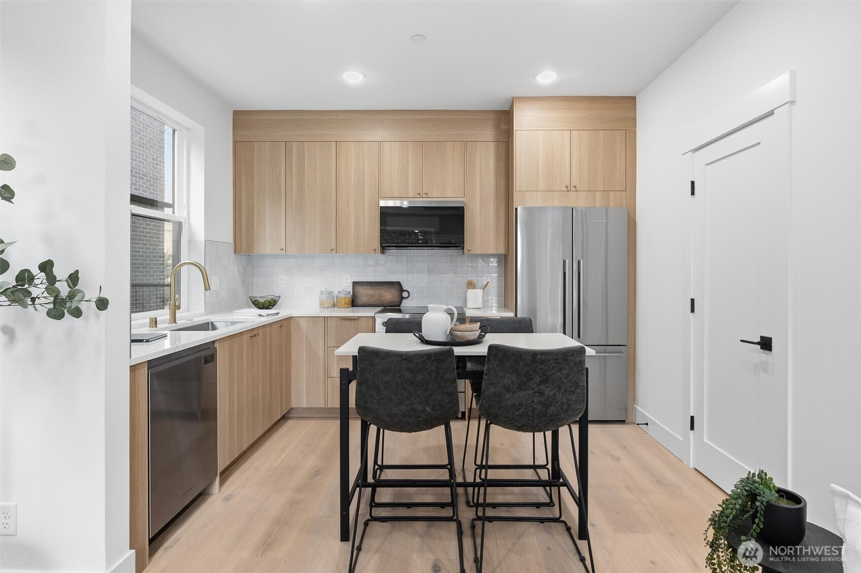 2012 Fairview Avenue E Unit: B
